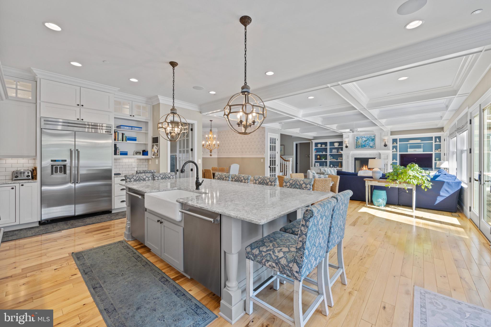 WALLACE MANOR - Residential