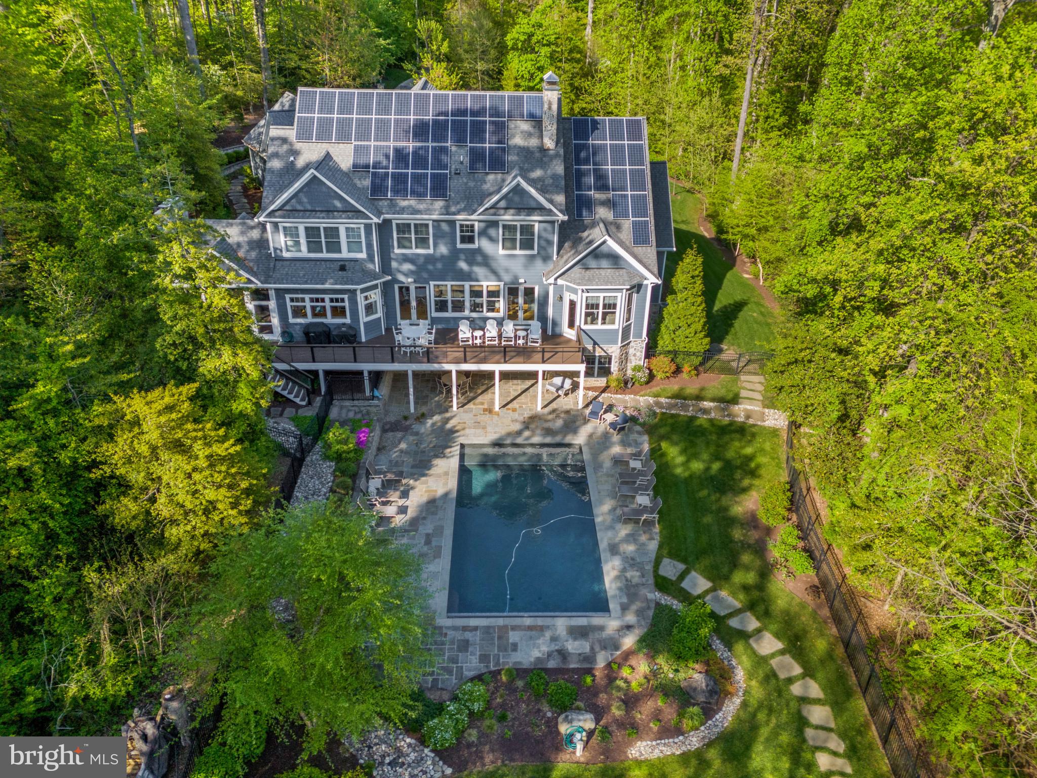 WALLACE MANOR - Residential