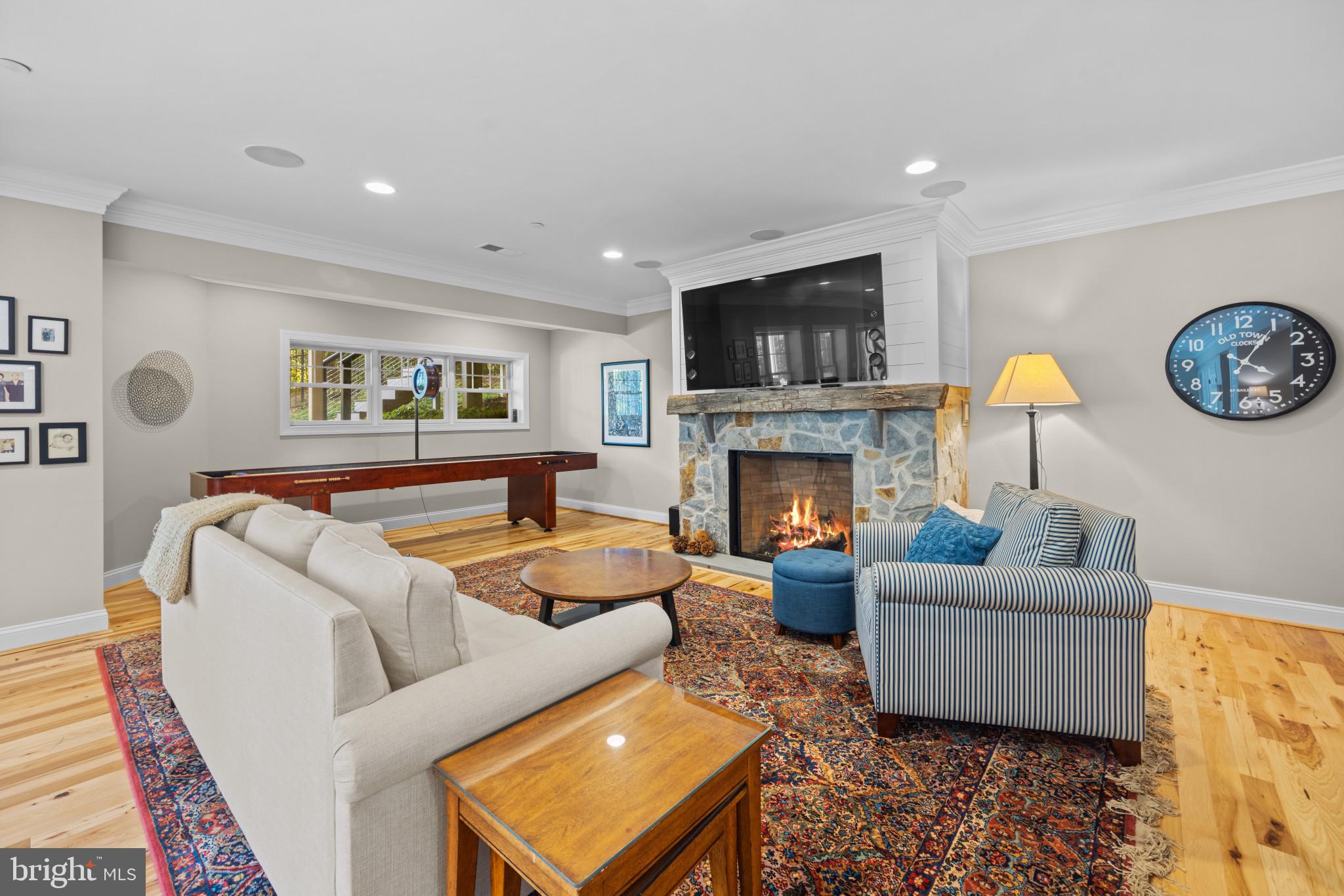 WALLACE MANOR - Residential