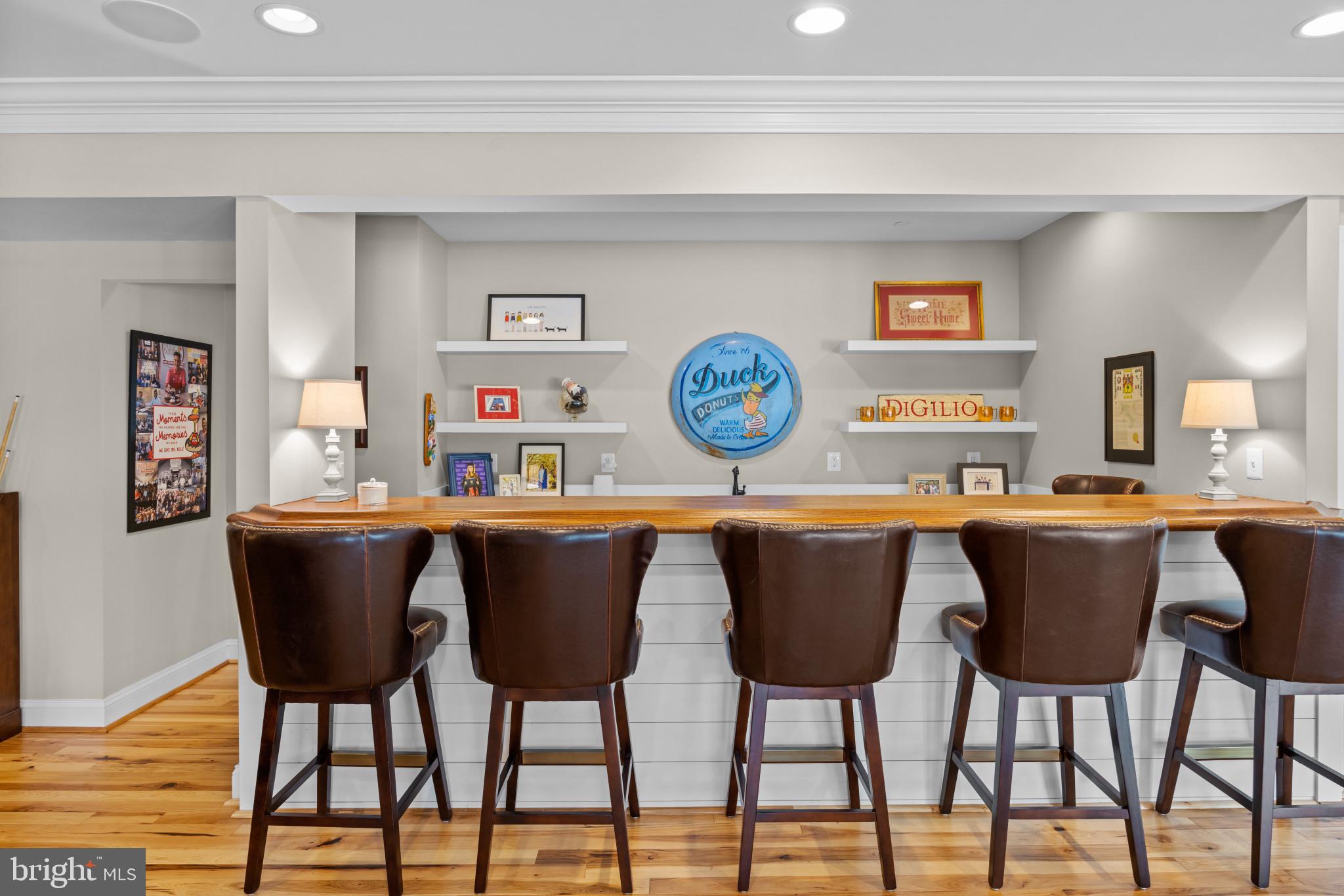 WALLACE MANOR - Residential