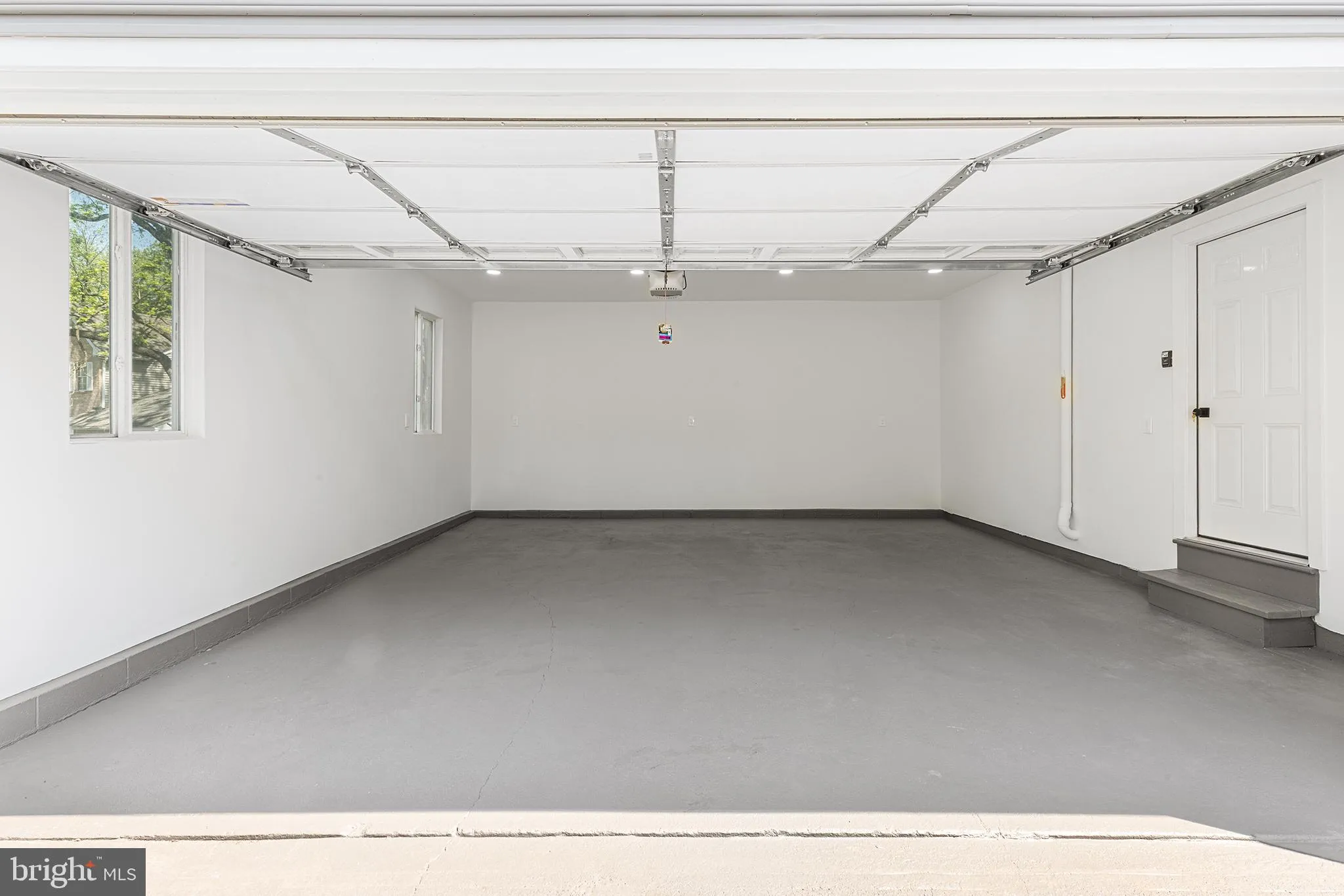 Wayne, Pennsylvania 19087, United States, 5 Bedrooms Bedrooms, ,4 BathroomsBathrooms,Residential,Pending,129355