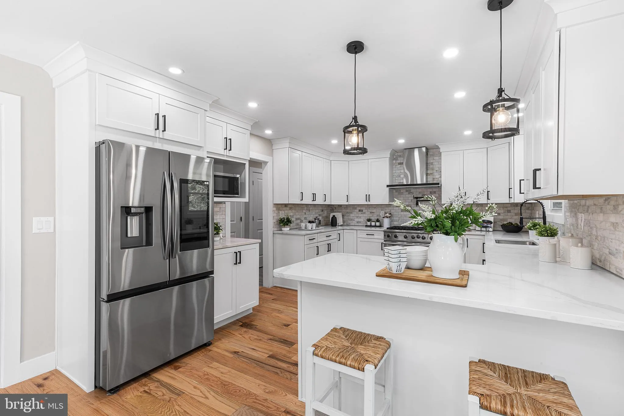 Wayne, Pennsylvania 19087, United States, 5 Bedrooms Bedrooms, ,4 BathroomsBathrooms,Residential,Pending,129355