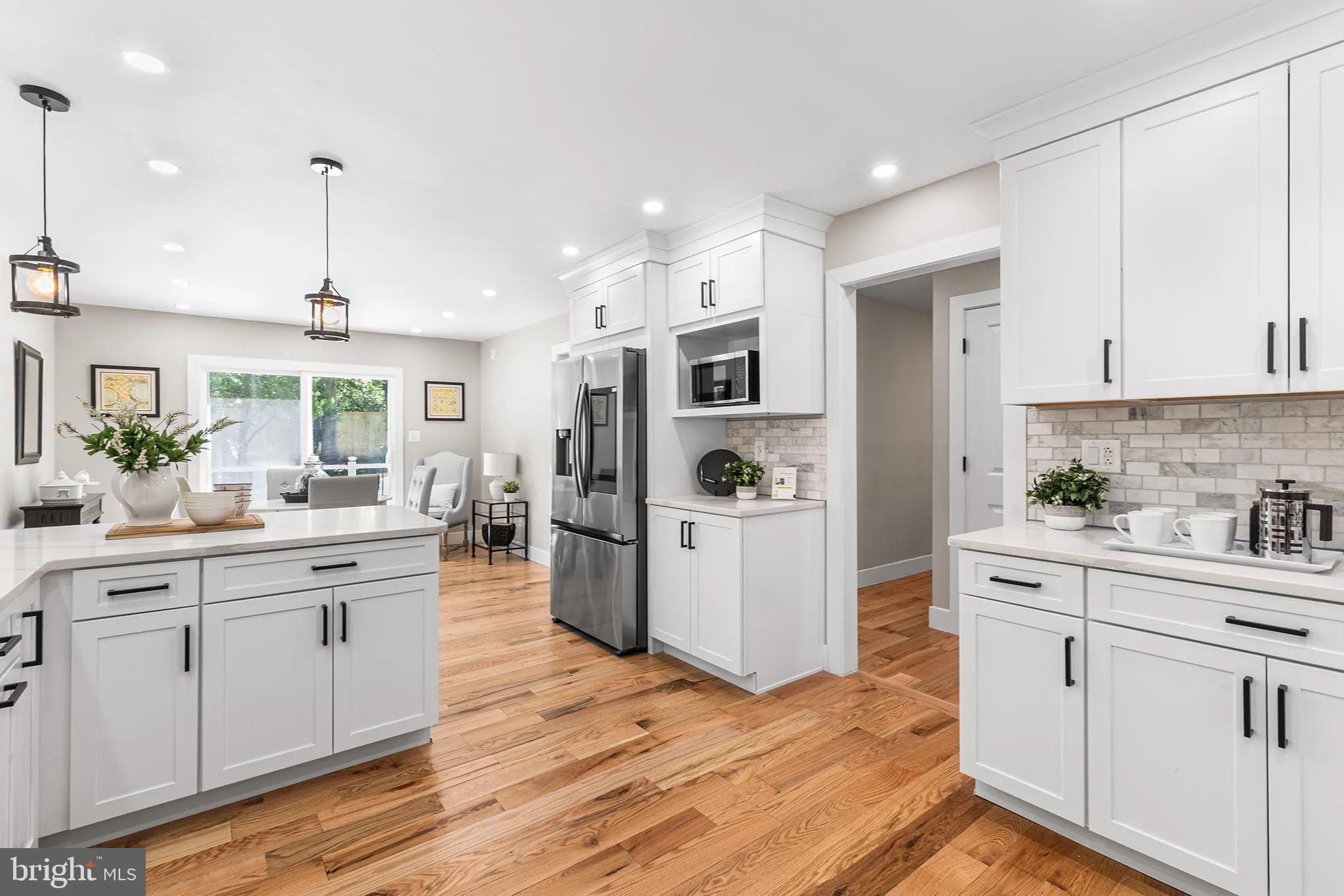 Wayne, Pennsylvania 19087, United States, 5 Bedrooms Bedrooms, ,4 BathroomsBathrooms,Residential,Pending,129355