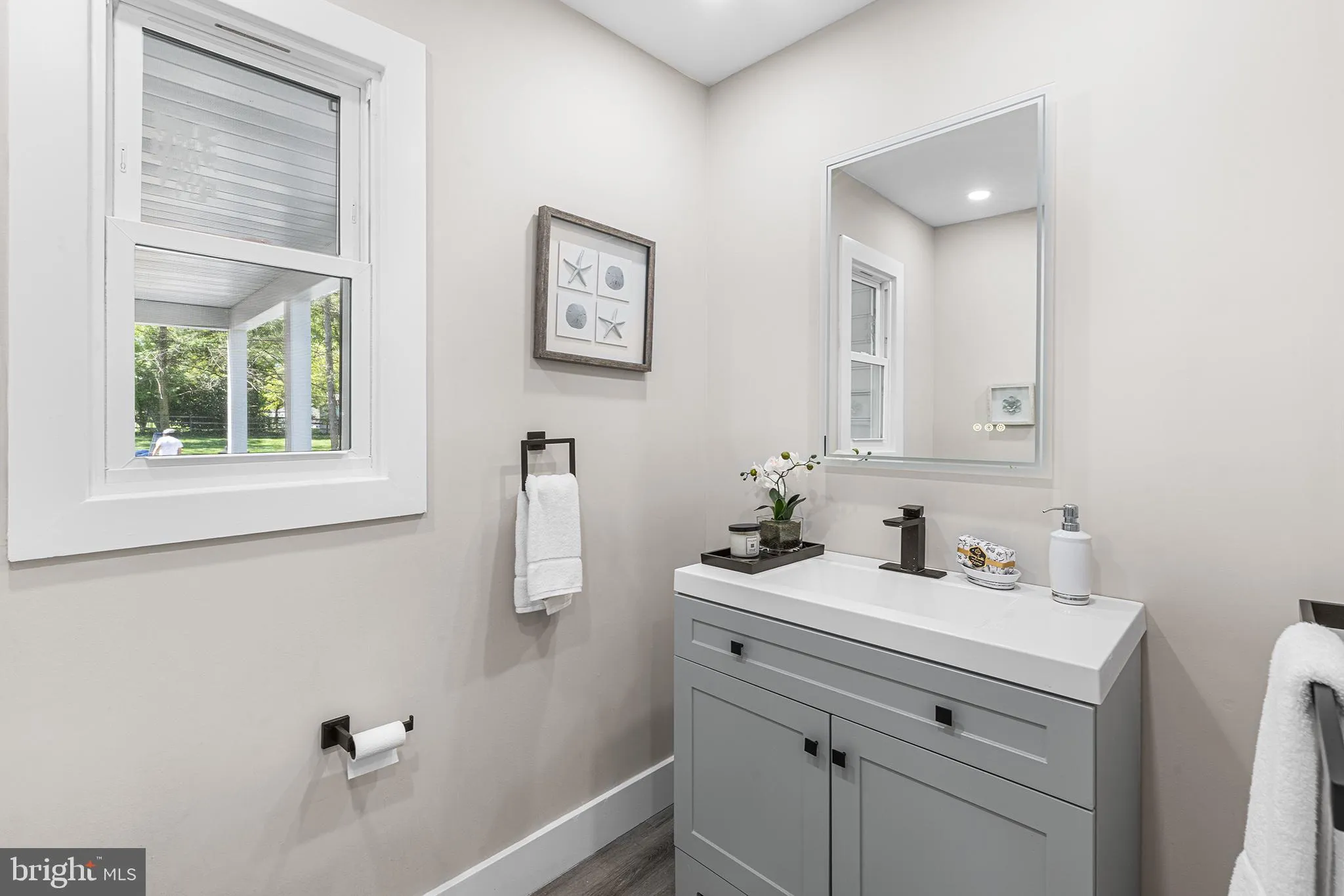 Wayne, Pennsylvania 19087, United States, 5 Bedrooms Bedrooms, ,4 BathroomsBathrooms,Residential,Pending,129355