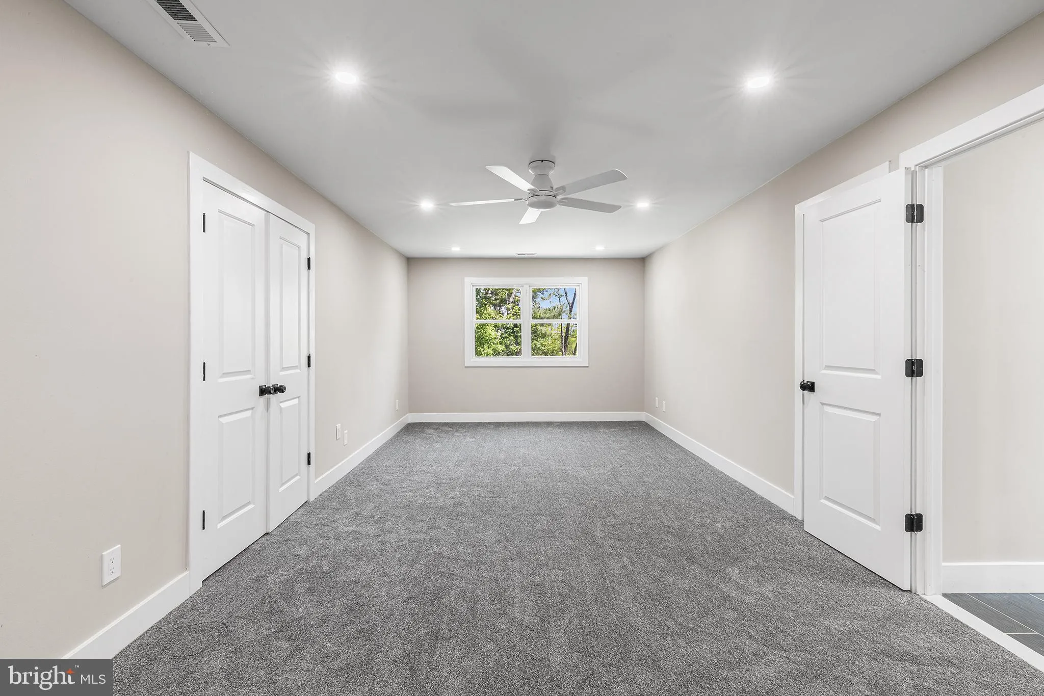 Wayne, Pennsylvania 19087, United States, 5 Bedrooms Bedrooms, ,4 BathroomsBathrooms,Residential,Pending,129355