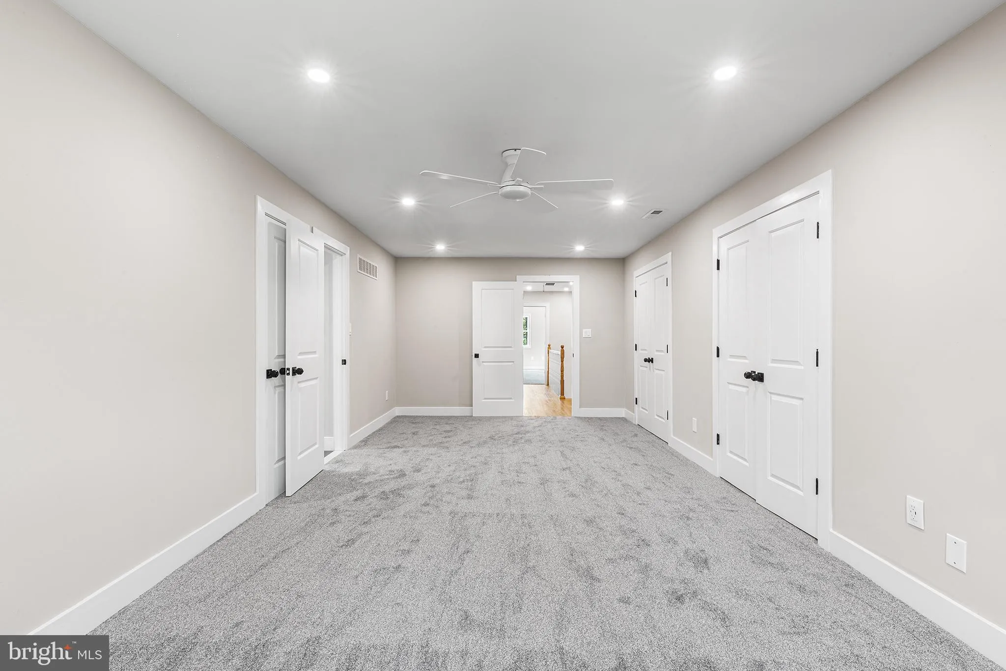 Wayne, Pennsylvania 19087, United States, 5 Bedrooms Bedrooms, ,4 BathroomsBathrooms,Residential,Pending,129355