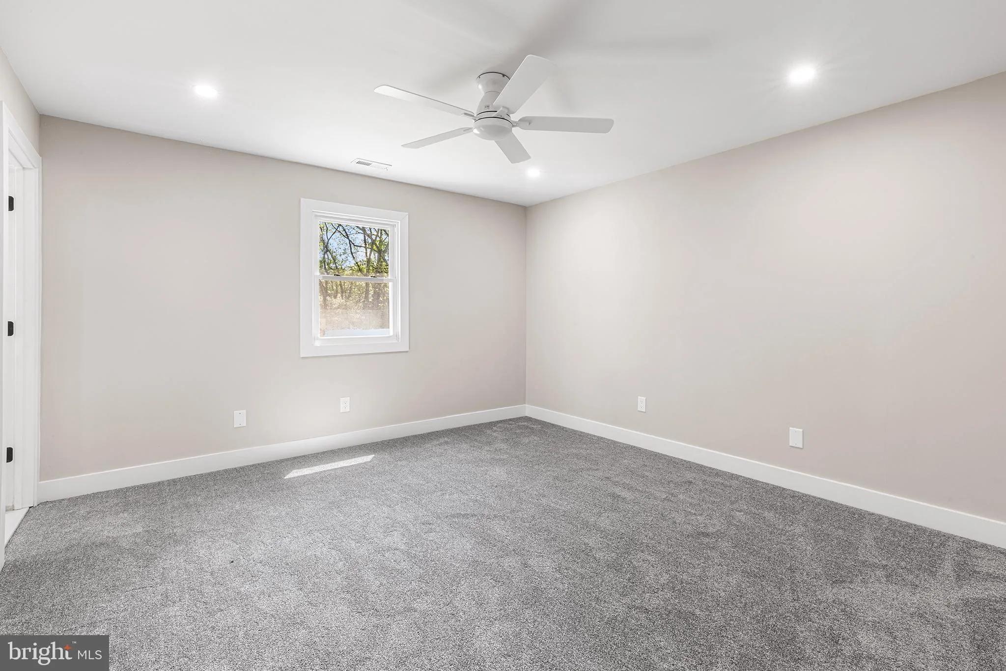 Wayne, Pennsylvania 19087, United States, 5 Bedrooms Bedrooms, ,4 BathroomsBathrooms,Residential,Pending,129355