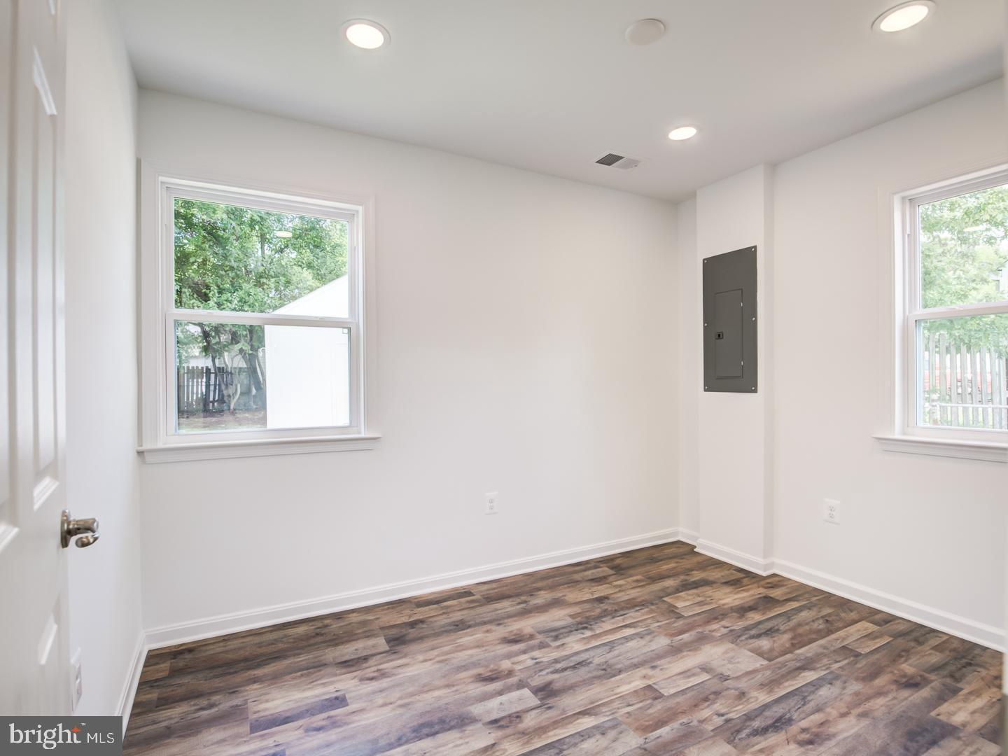 MANASSAS PARK - Residential