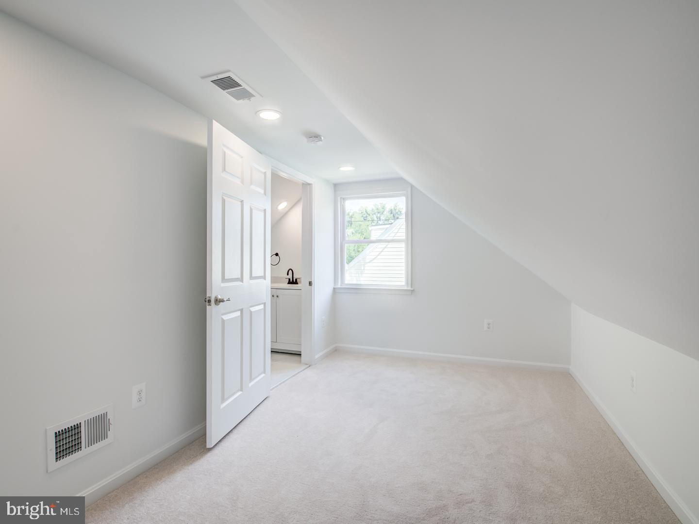 MANASSAS PARK - Residential