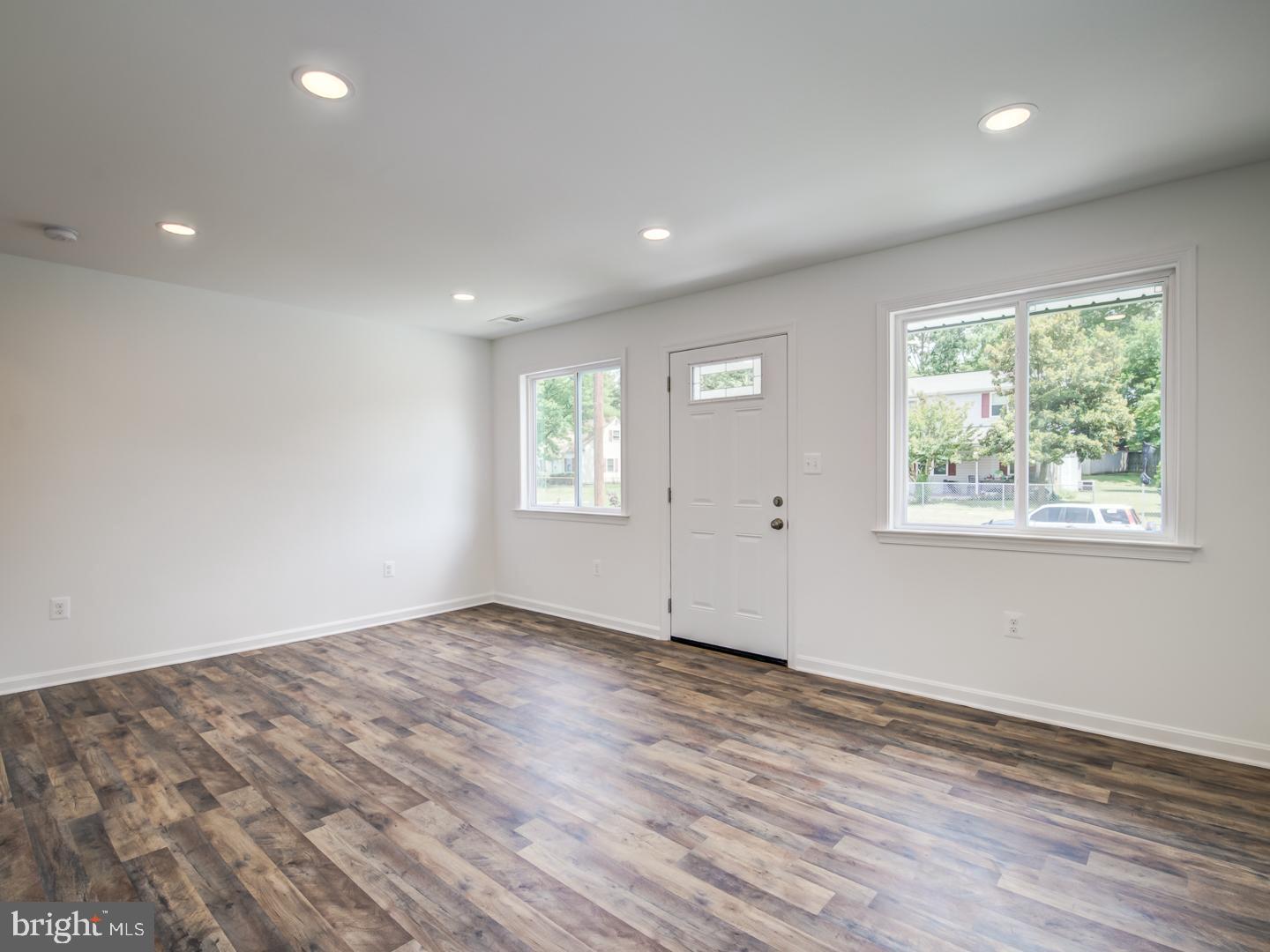 MANASSAS PARK - Residential