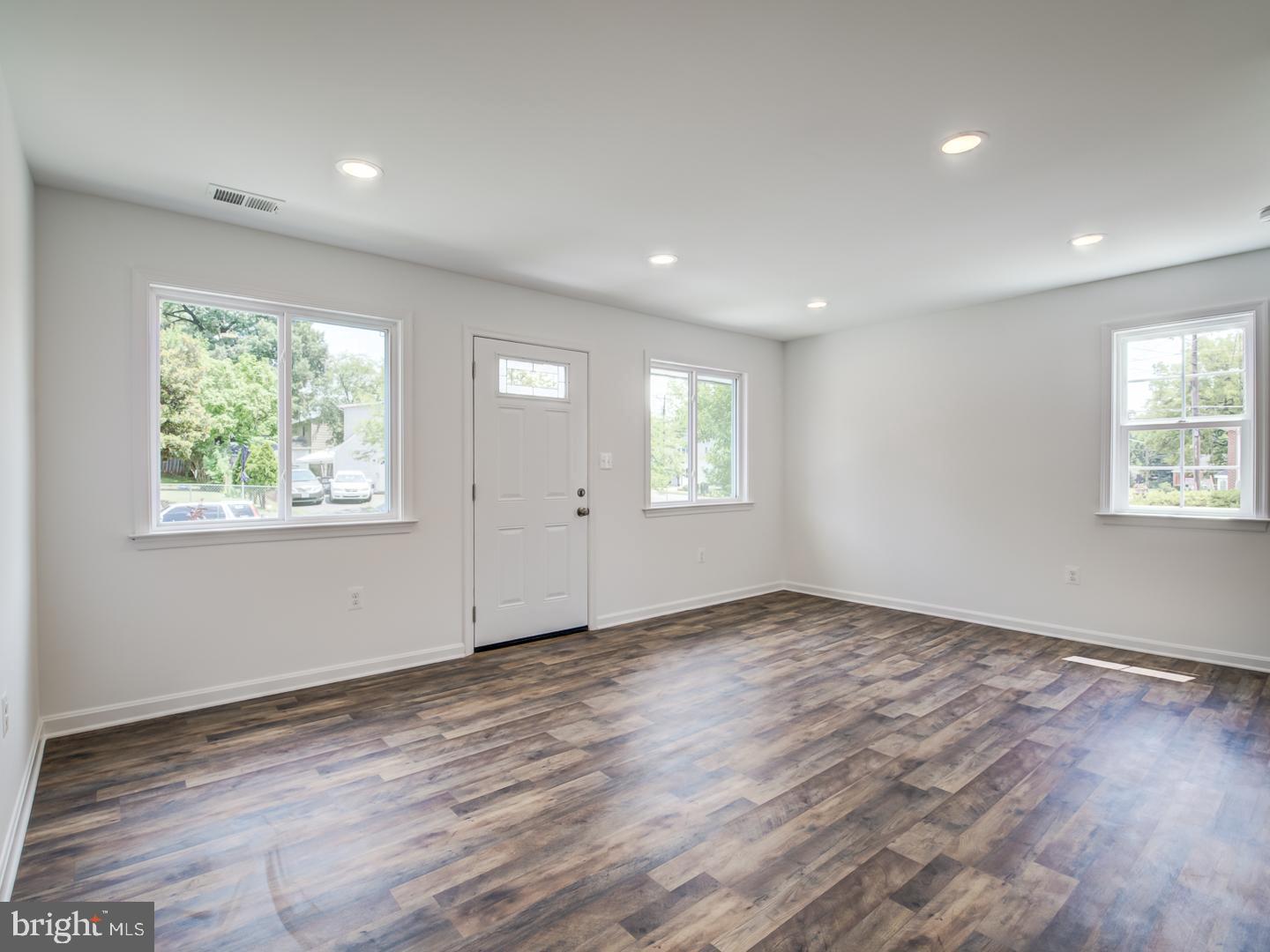 MANASSAS PARK - Residential