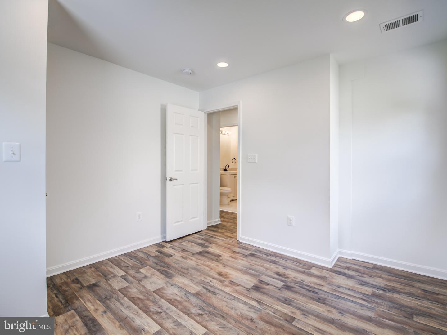 MANASSAS PARK - Residential