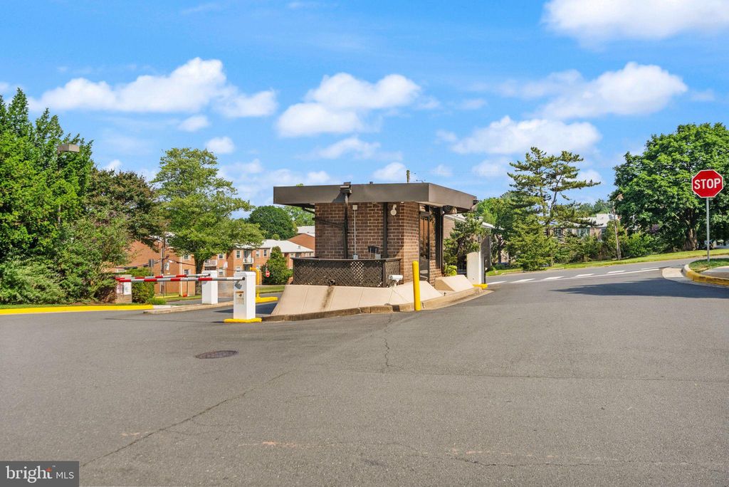 Photo of 1800 Old Meadow Road #1204, MCLEAN, VA 22102 (MLS # VAFX2295030)