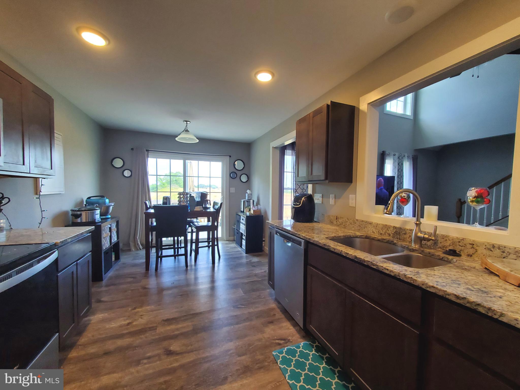 PEBBLE RIDGE - Residential