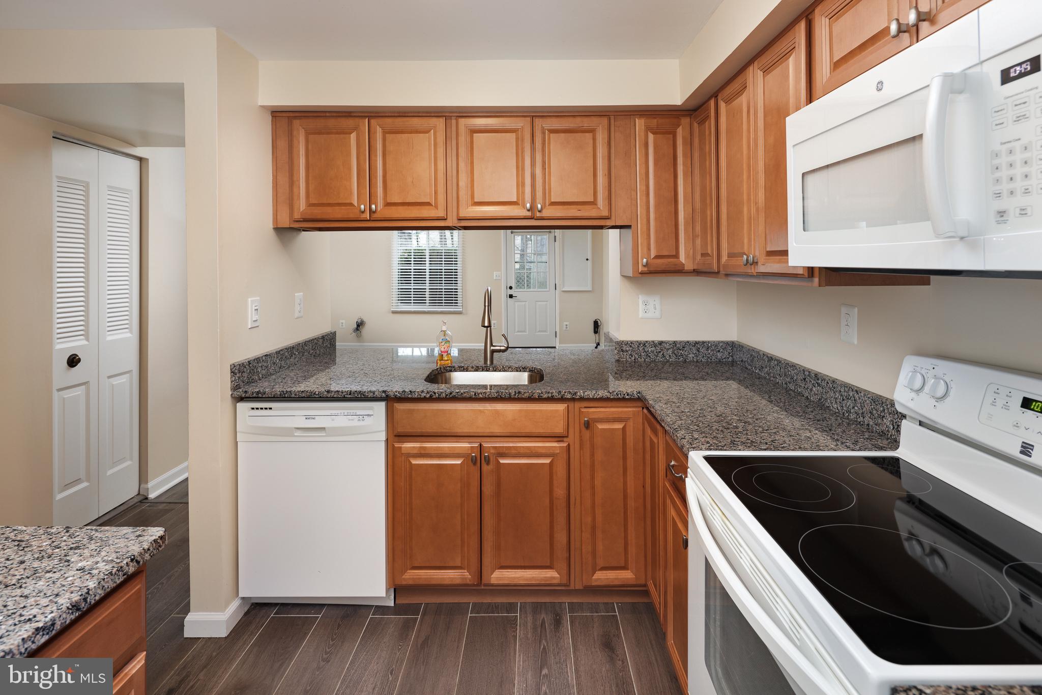 NEWINGTON COMMONS - Residential Lease