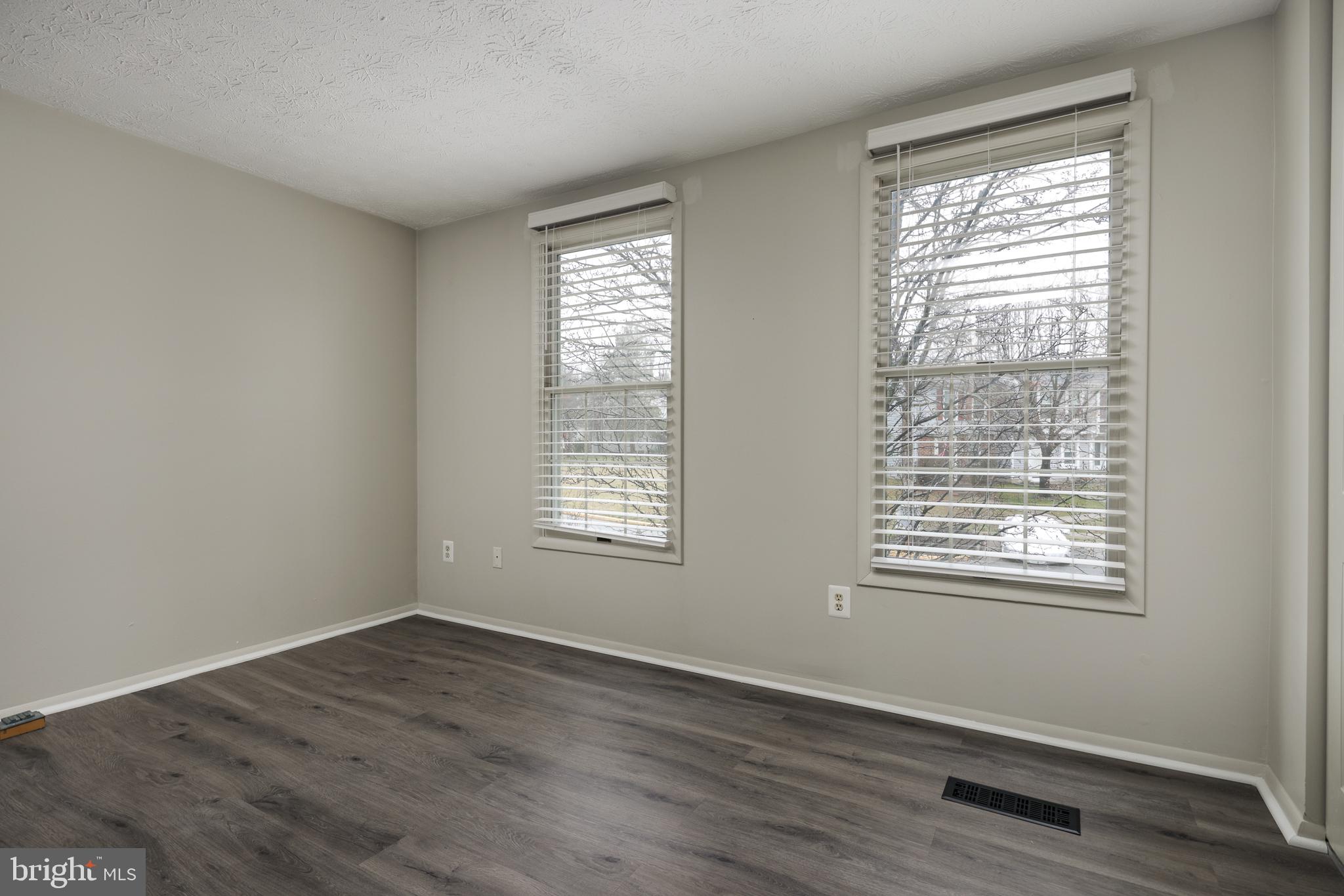 NEWINGTON COMMONS - Residential Lease