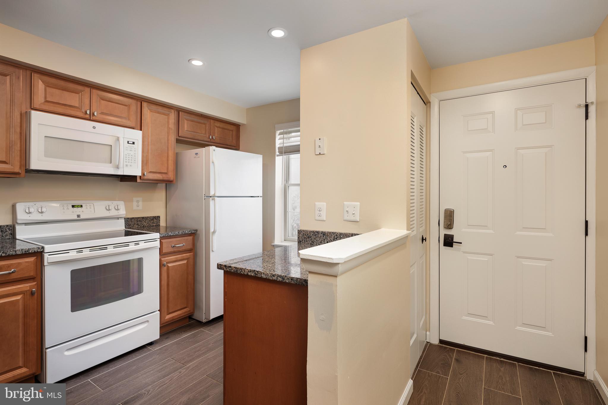 NEWINGTON COMMONS - Residential Lease