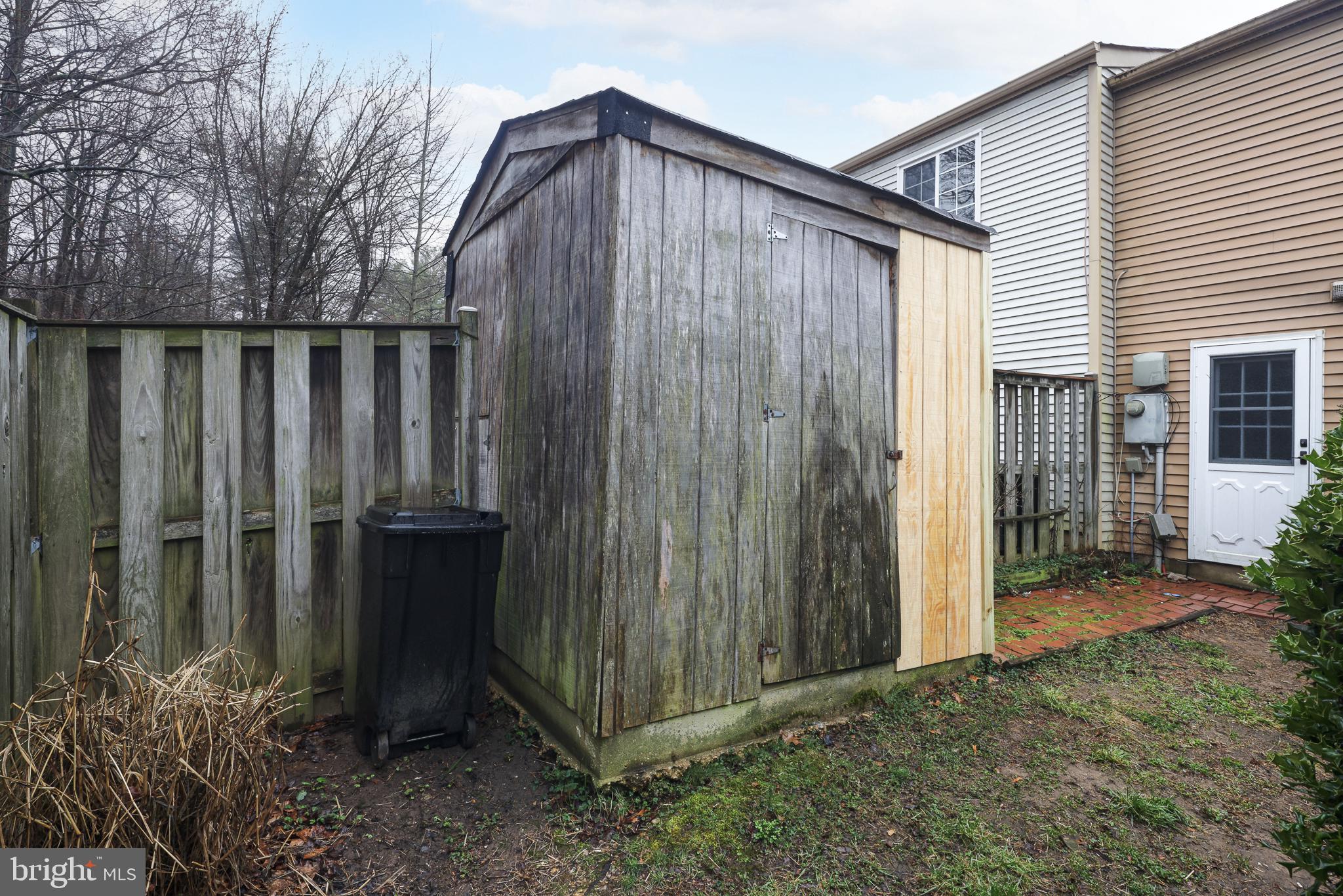 NEWINGTON COMMONS - Residential Lease