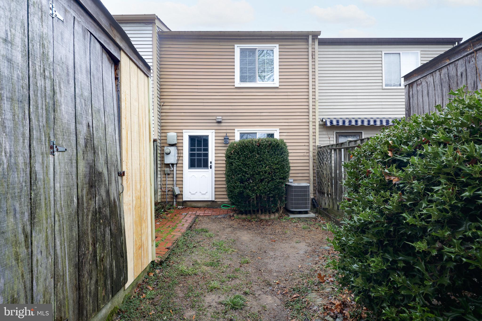 NEWINGTON COMMONS - Residential Lease