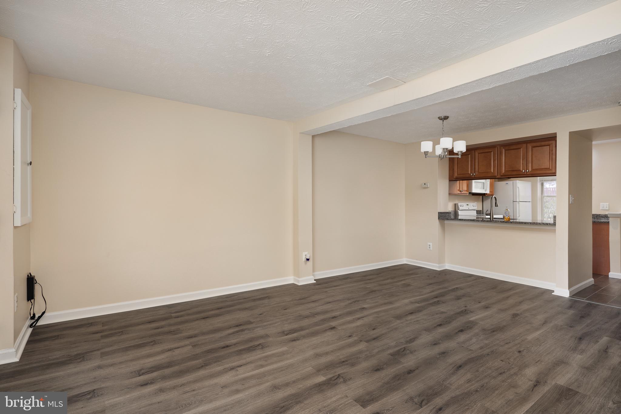 NEWINGTON COMMONS - Residential Lease