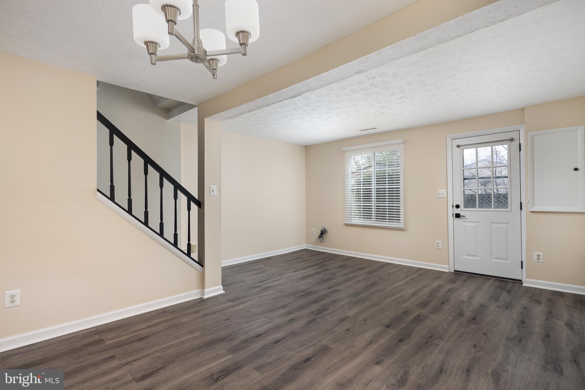 NEWINGTON COMMONS - Residential Lease