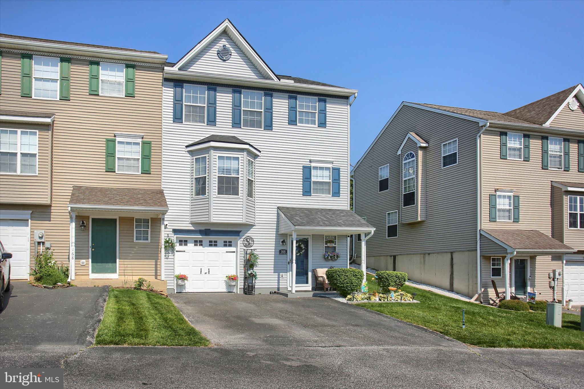 COUNTRY RIDGE - Residential