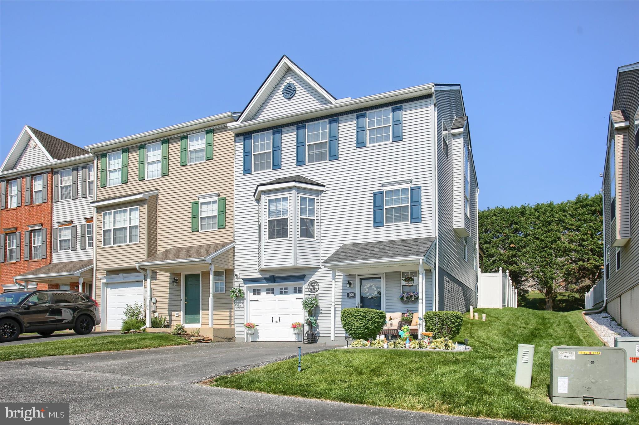 COUNTRY RIDGE - Residential