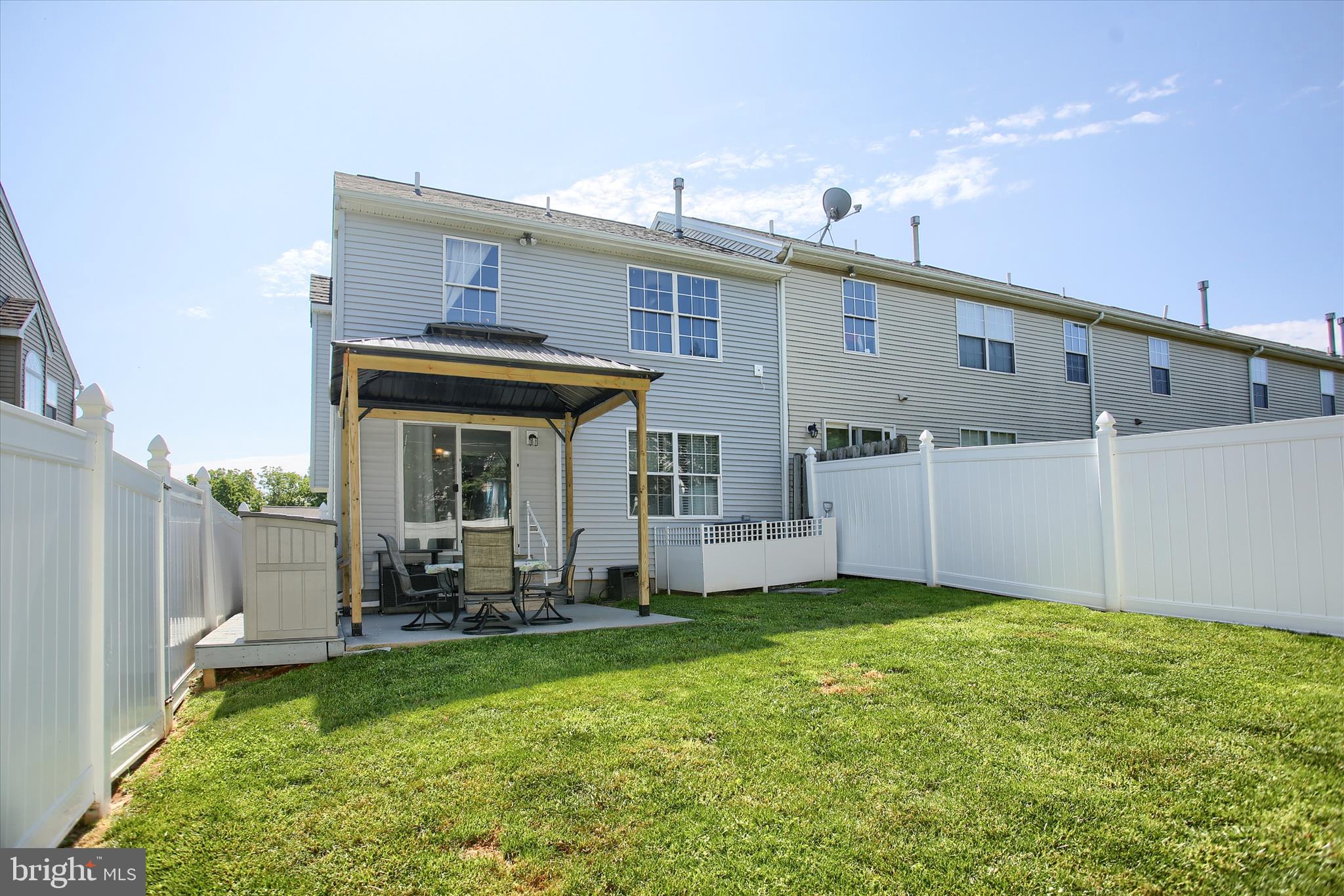 COUNTRY RIDGE - Residential