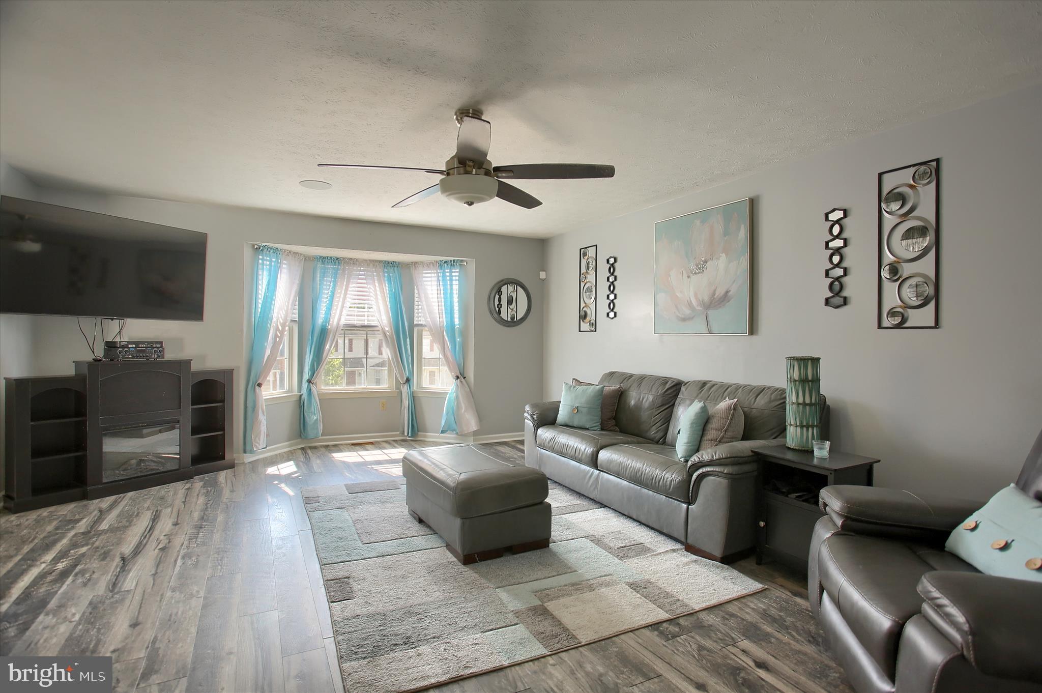 COUNTRY RIDGE - Residential