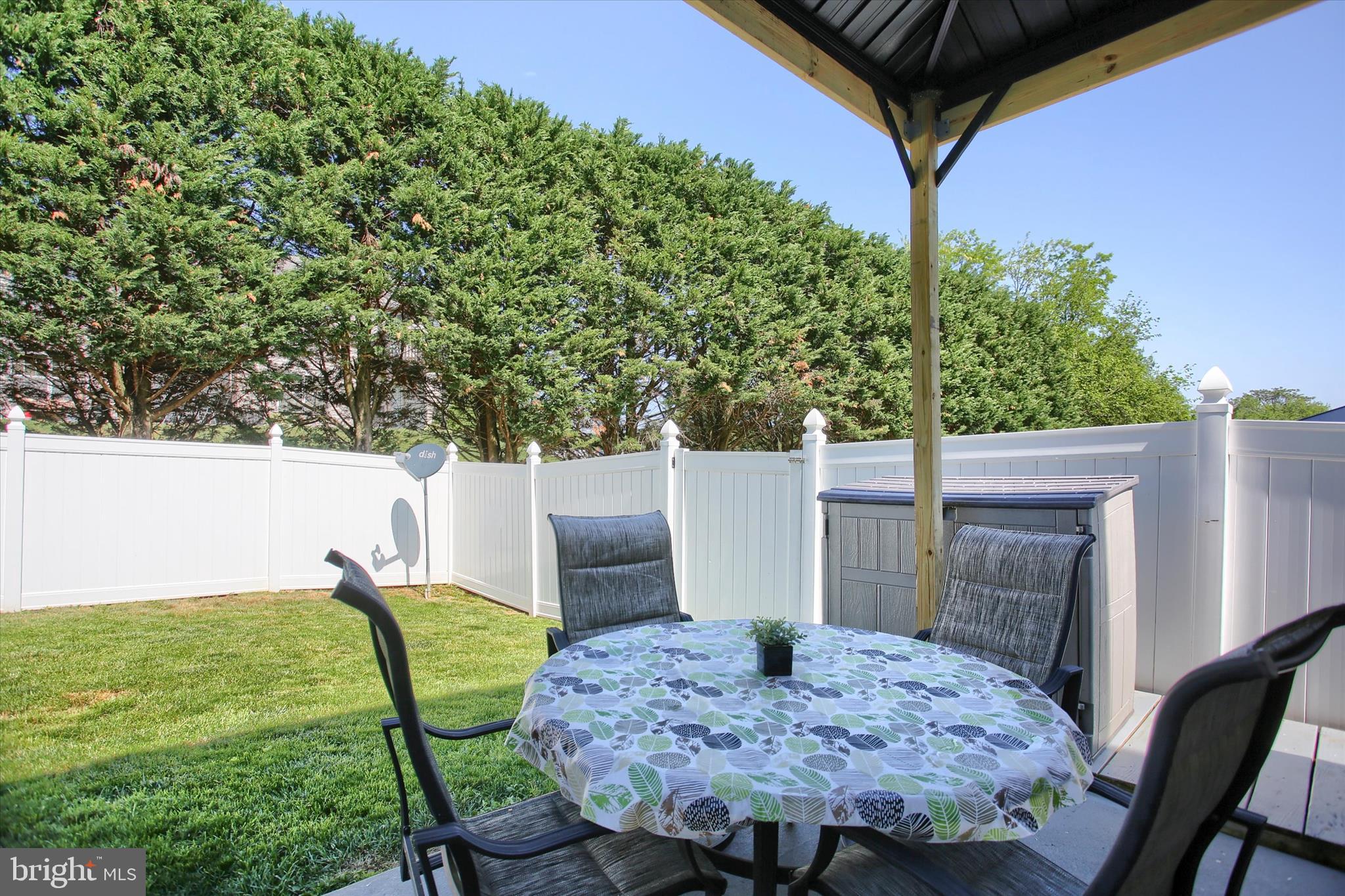 COUNTRY RIDGE - Residential