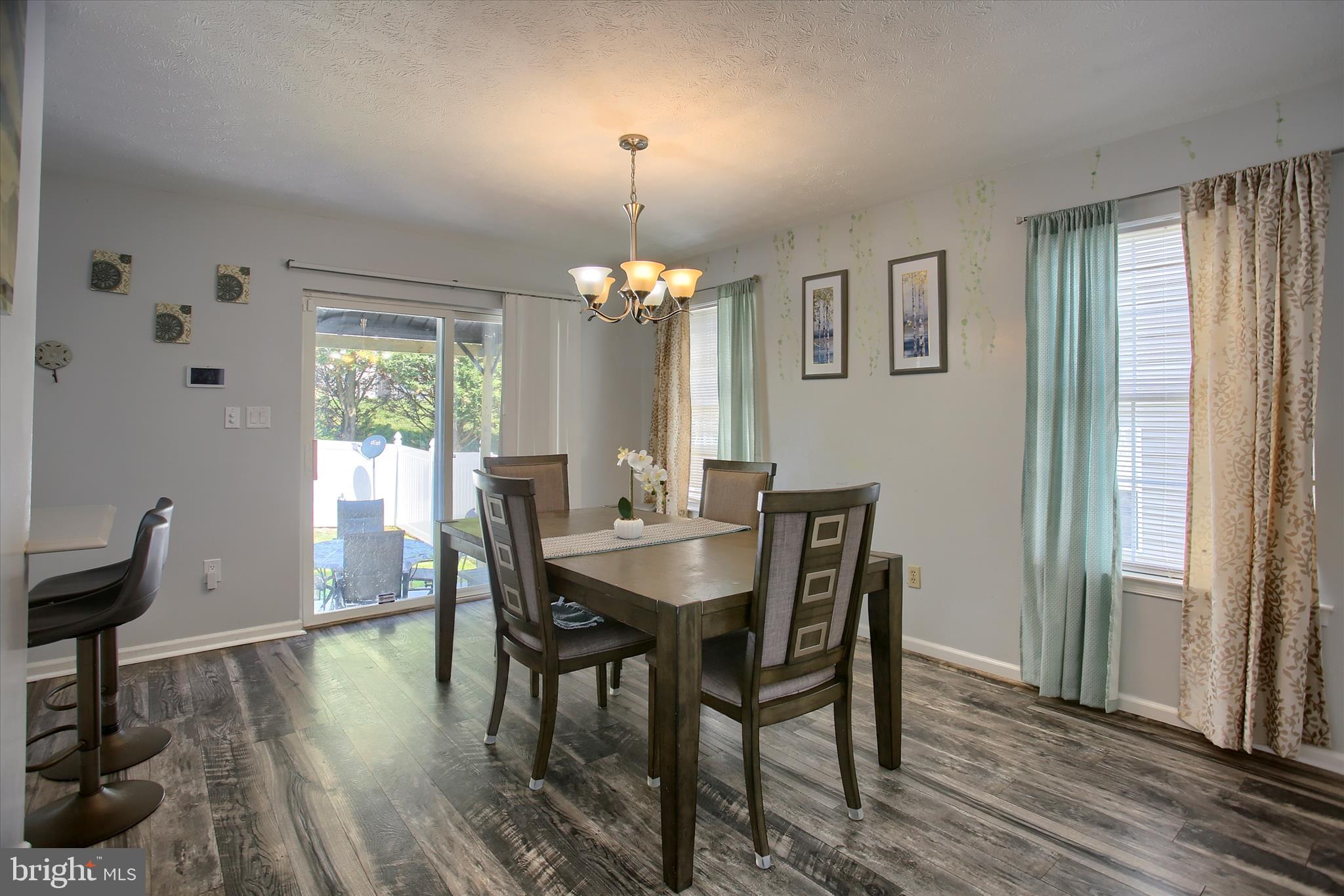 COUNTRY RIDGE - Residential