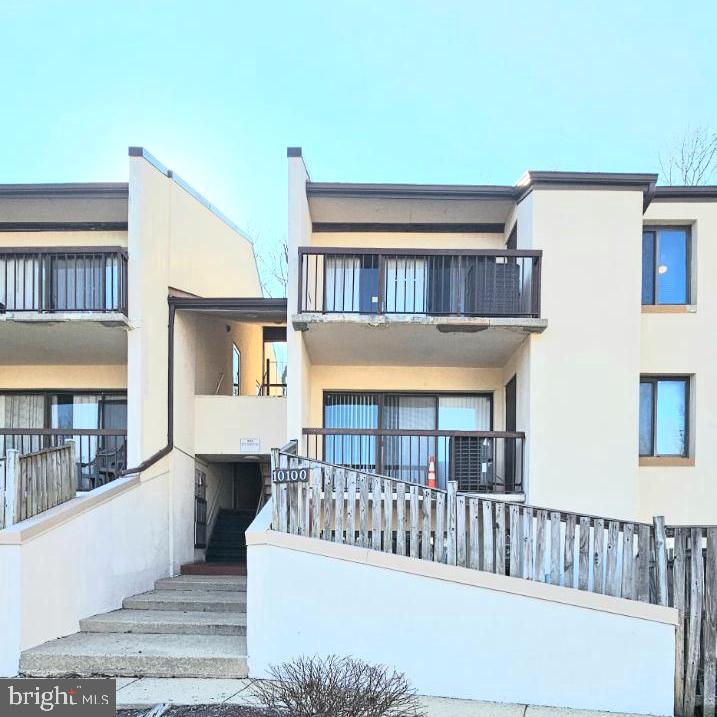 TREETOP - Residential