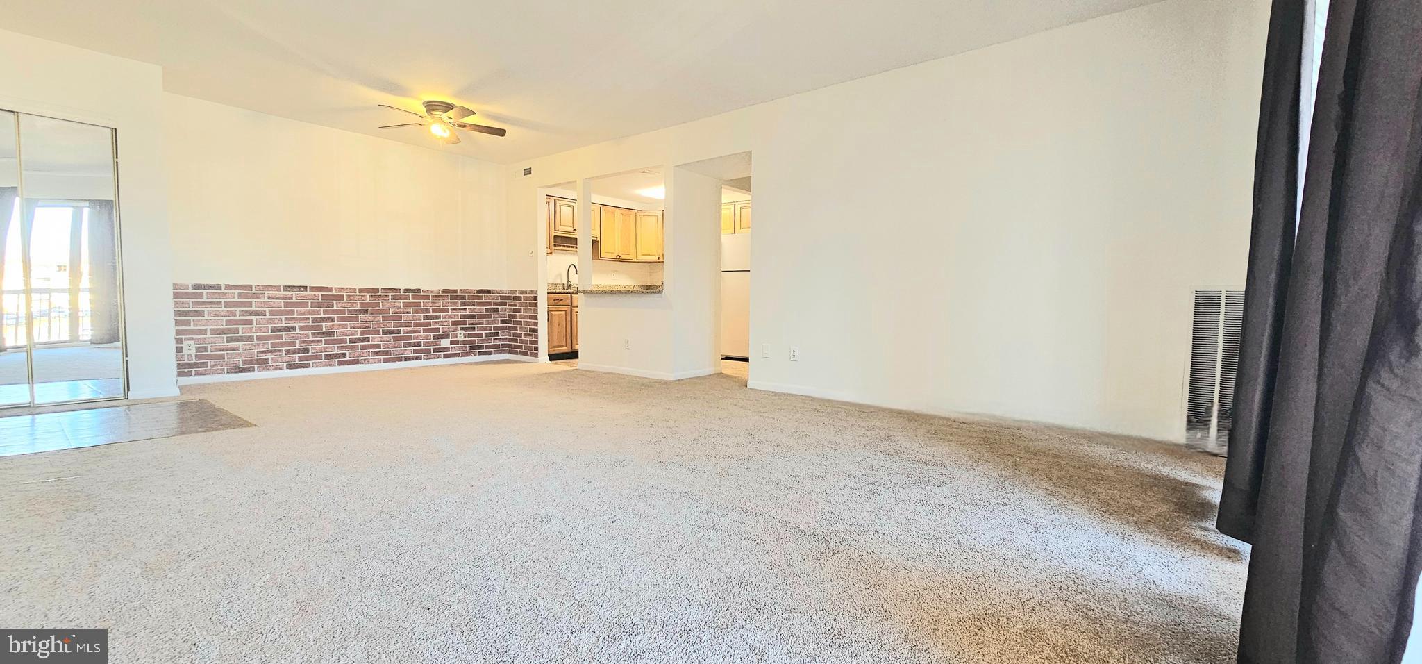 TREETOP - Residential