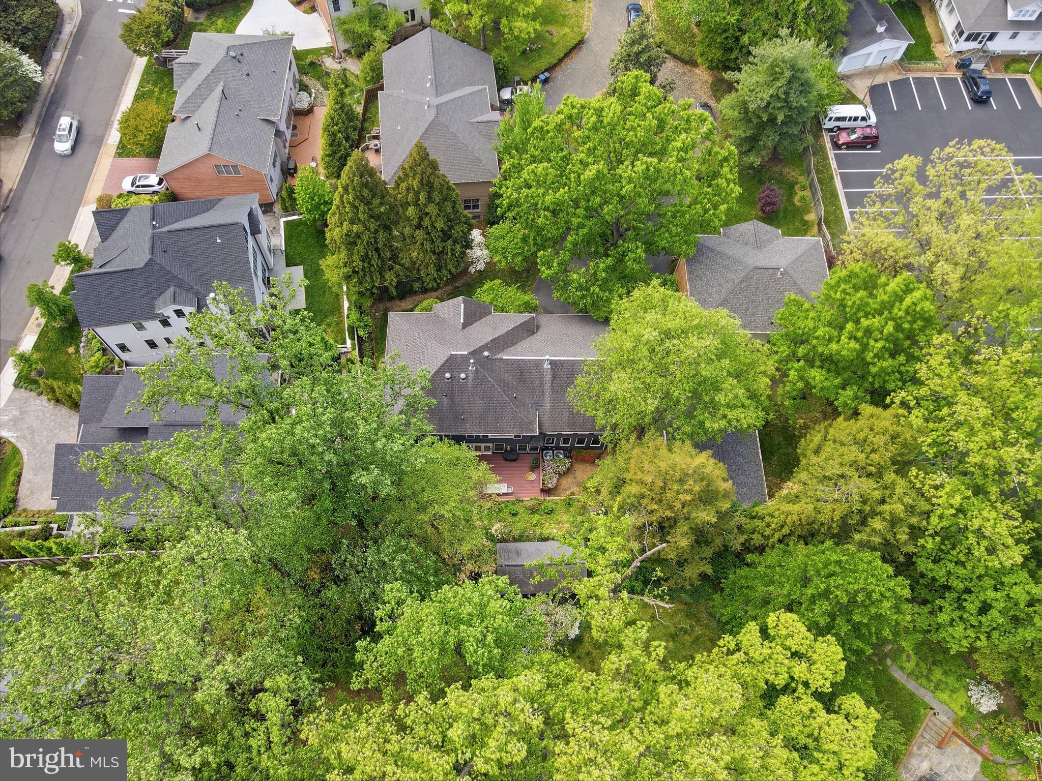 LORCOM GROVE - Residential