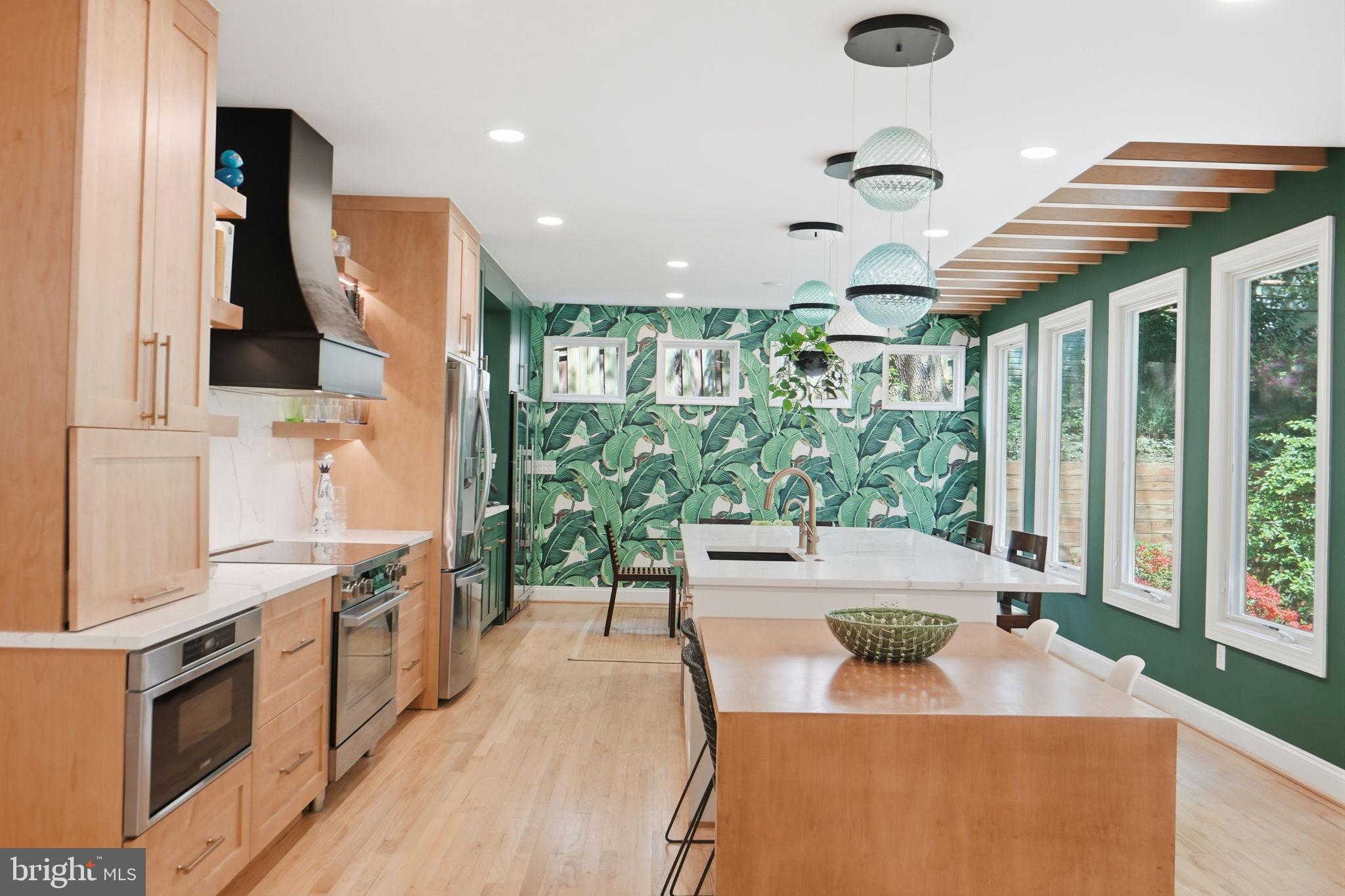 LORCOM GROVE - Residential