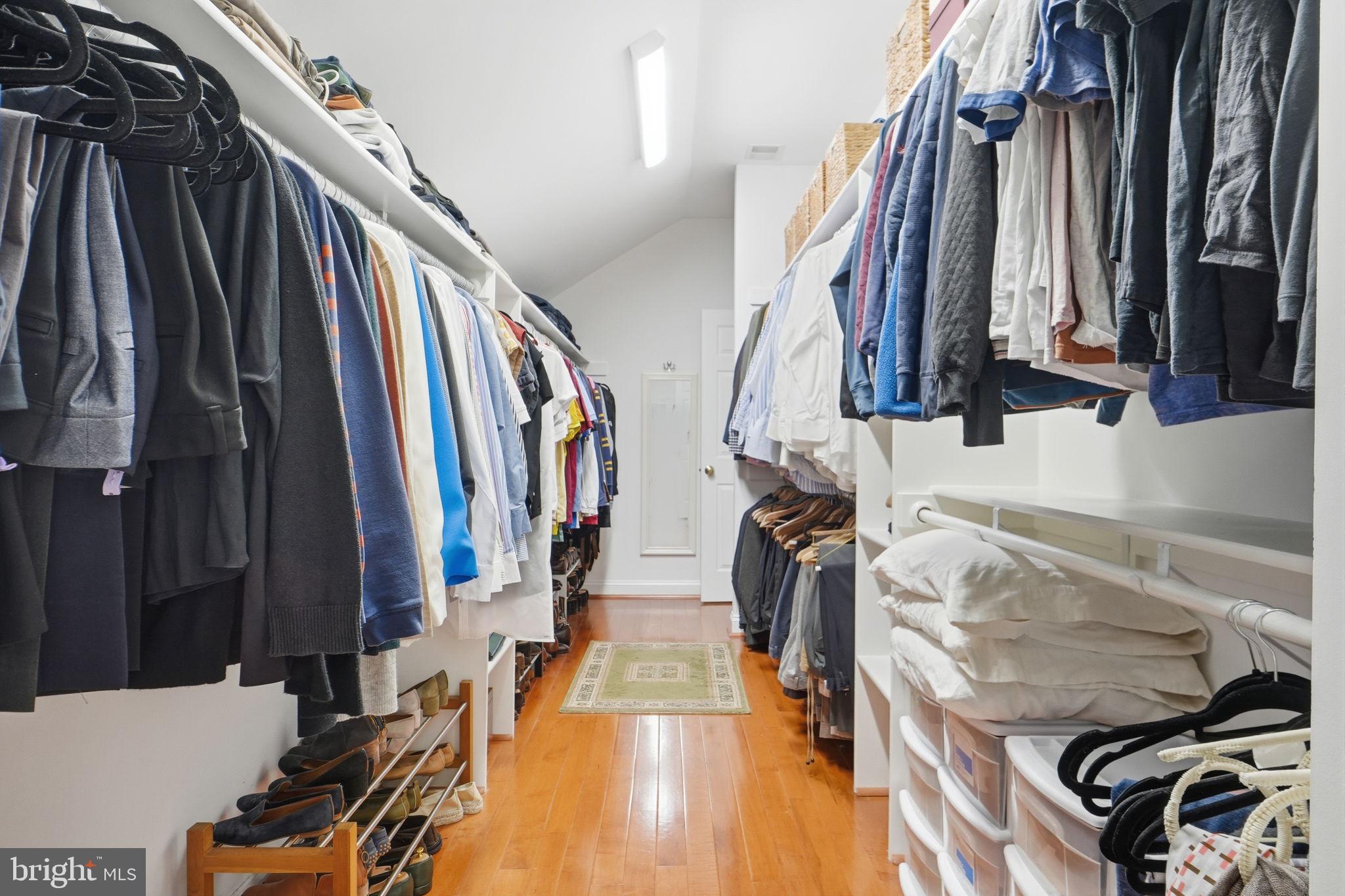 LORCOM GROVE - Residential