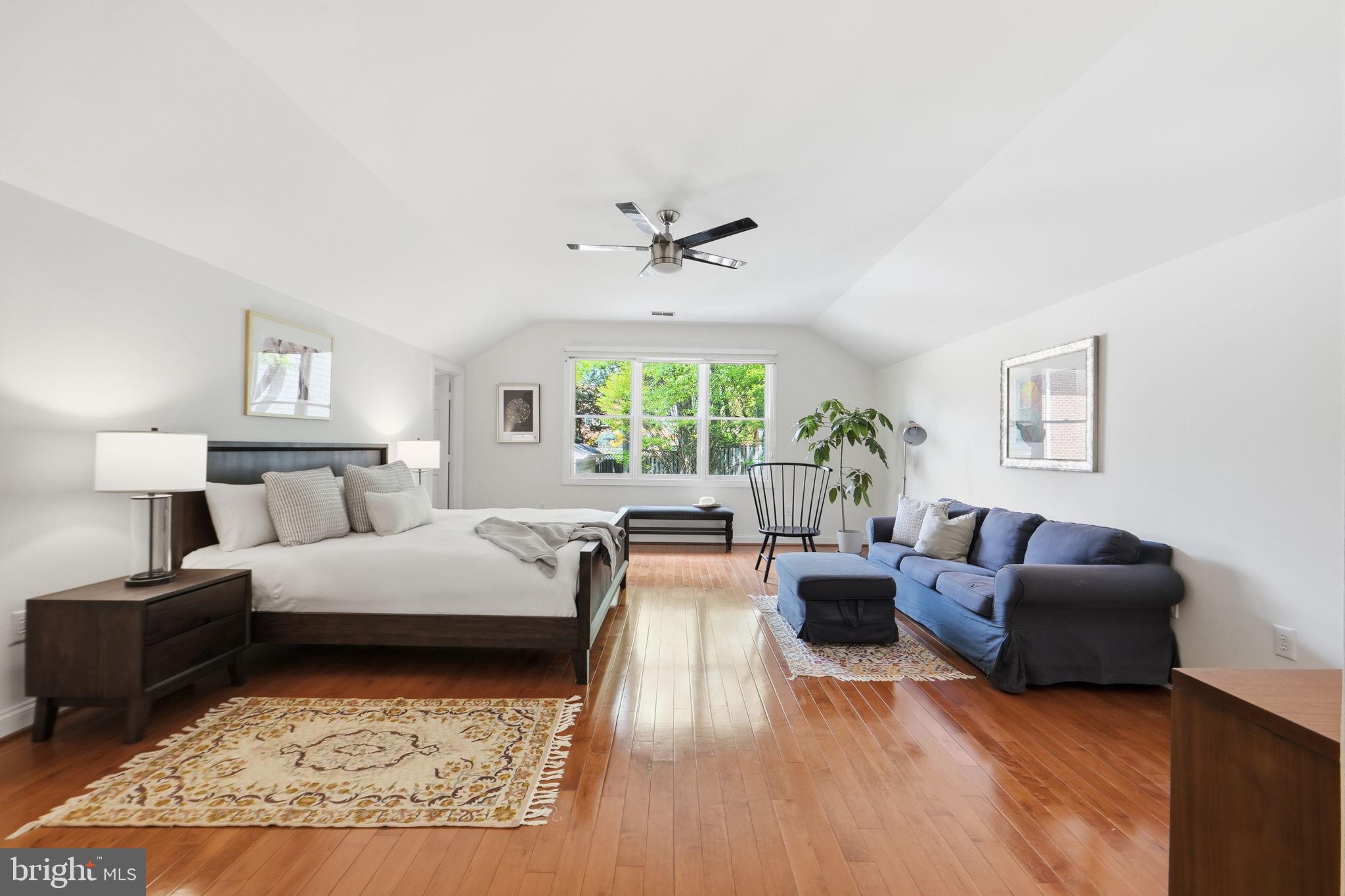 LORCOM GROVE - Residential