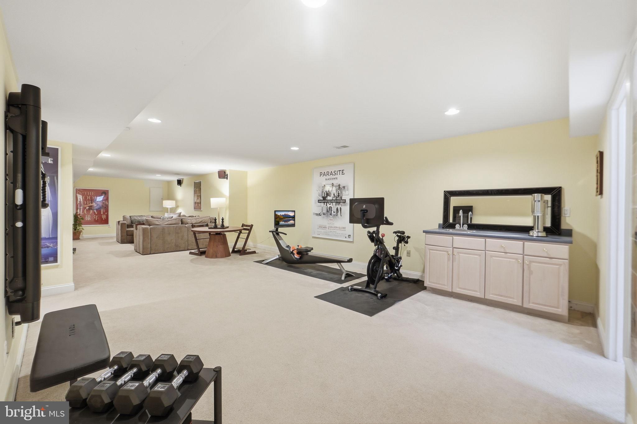 LORCOM GROVE - Residential