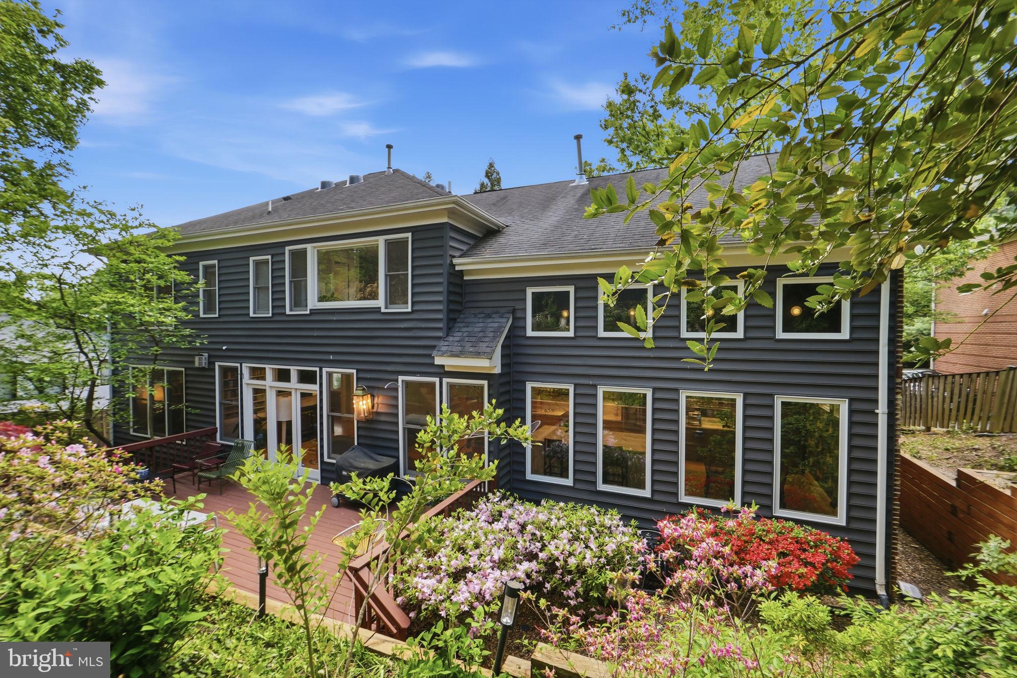 LORCOM GROVE - Residential