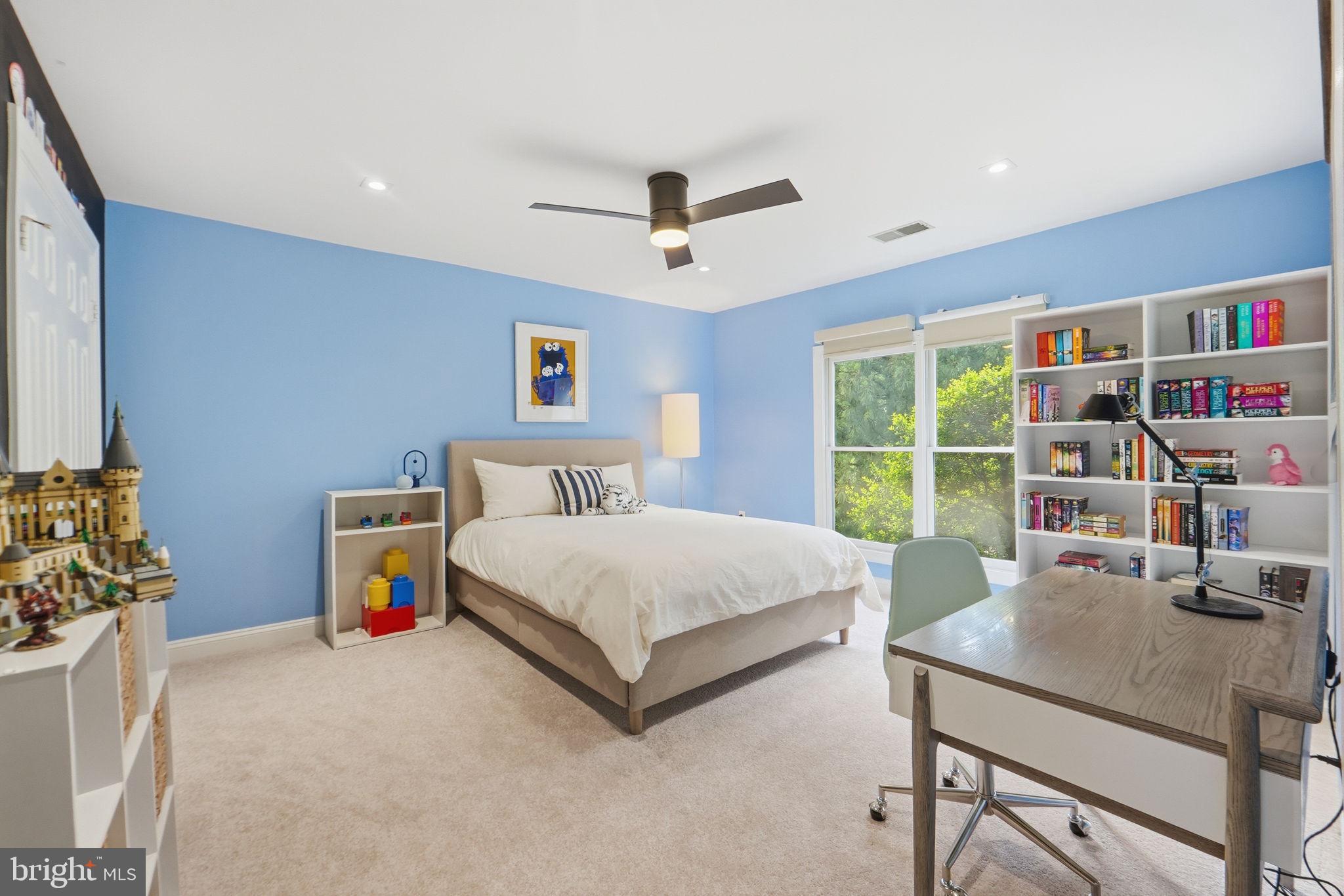 LORCOM GROVE - Residential