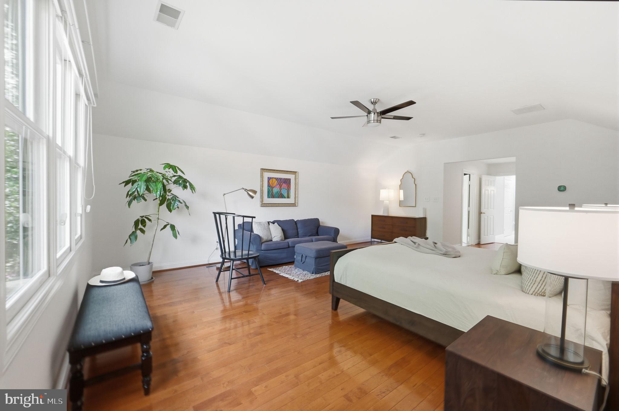 LORCOM GROVE - Residential