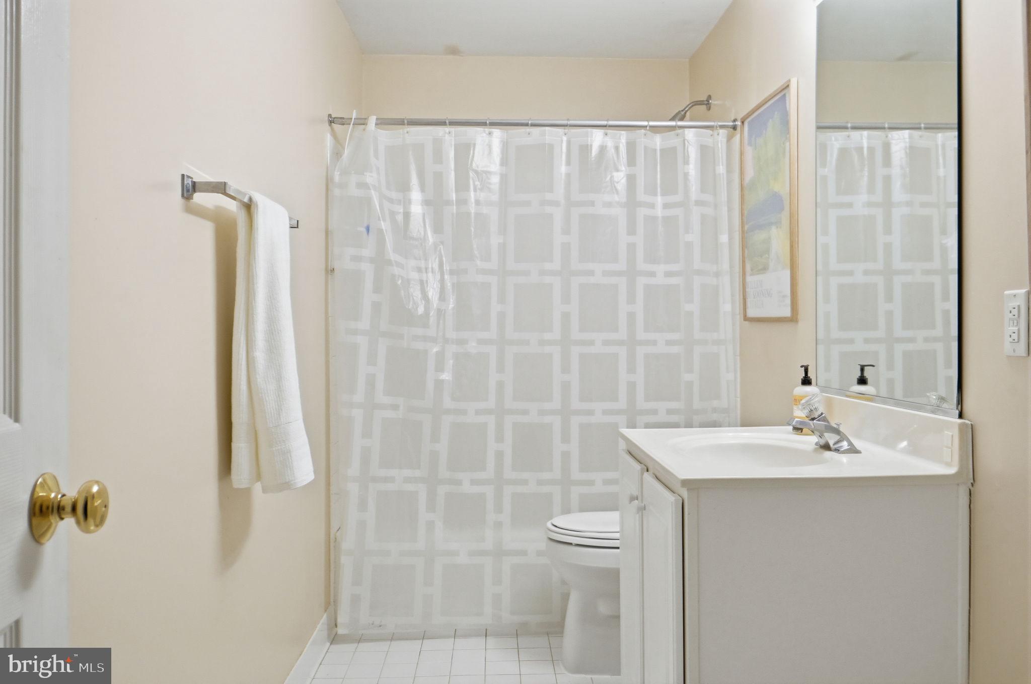 LORCOM GROVE - Residential