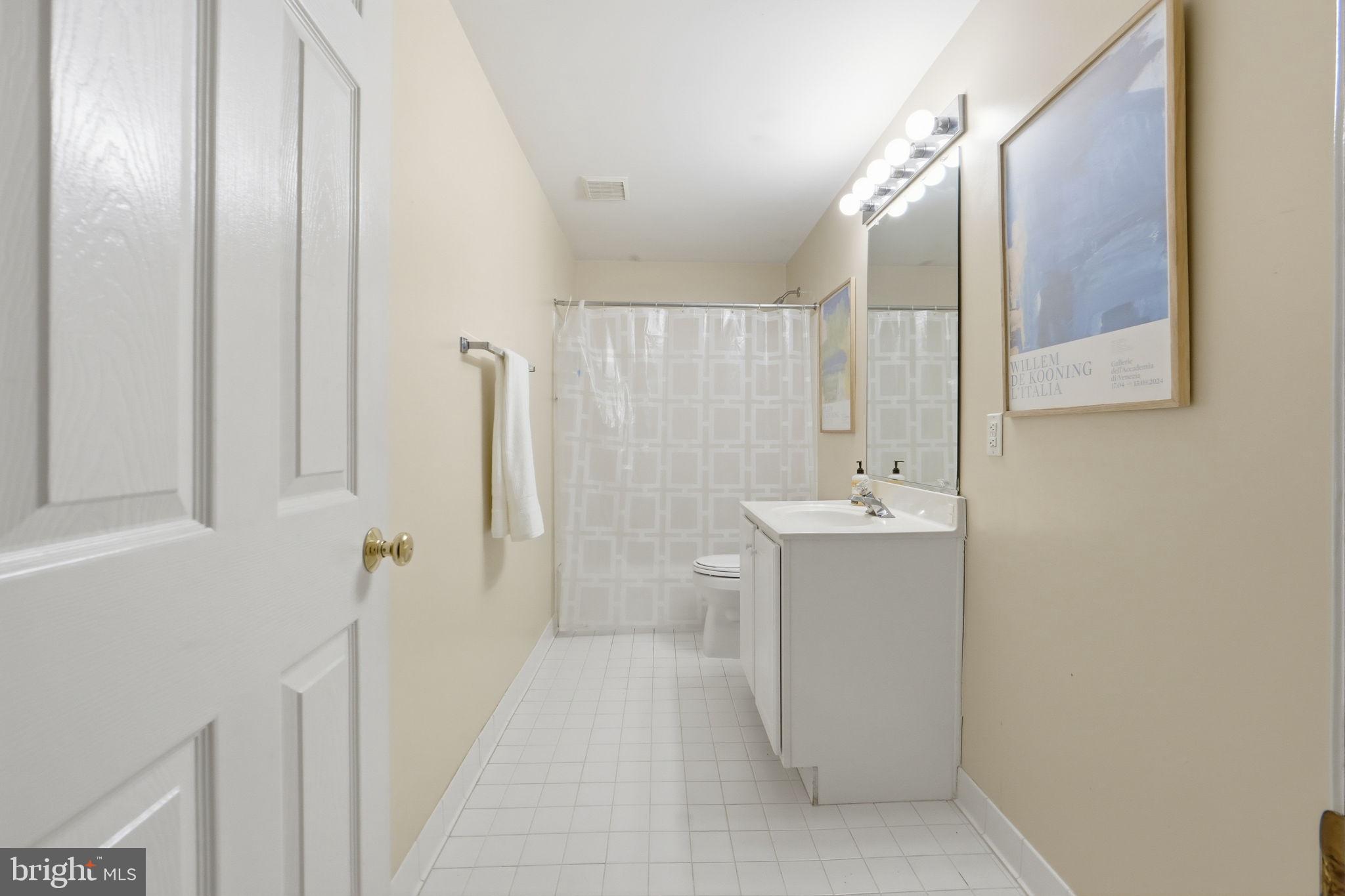 LORCOM GROVE - Residential