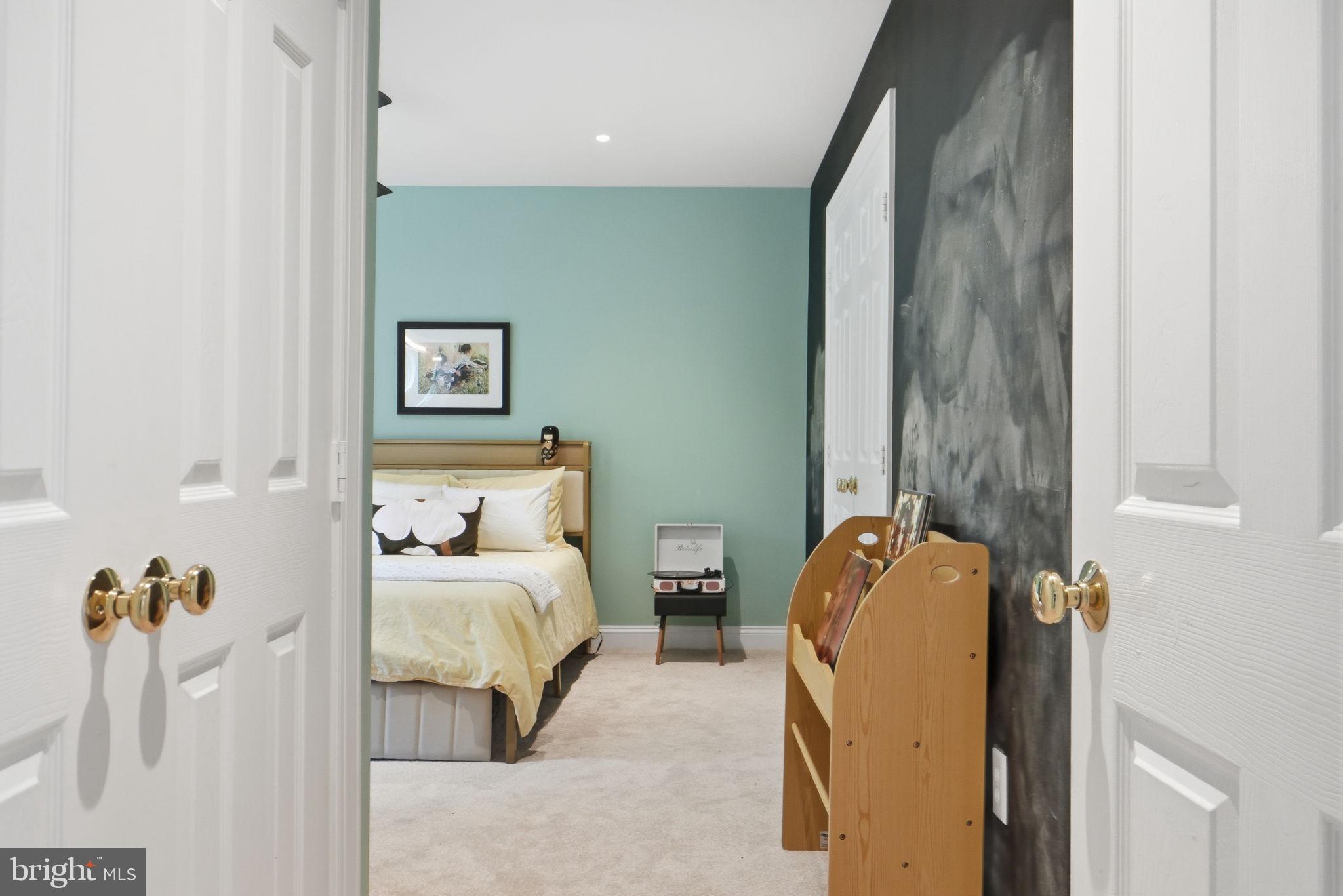 LORCOM GROVE - Residential