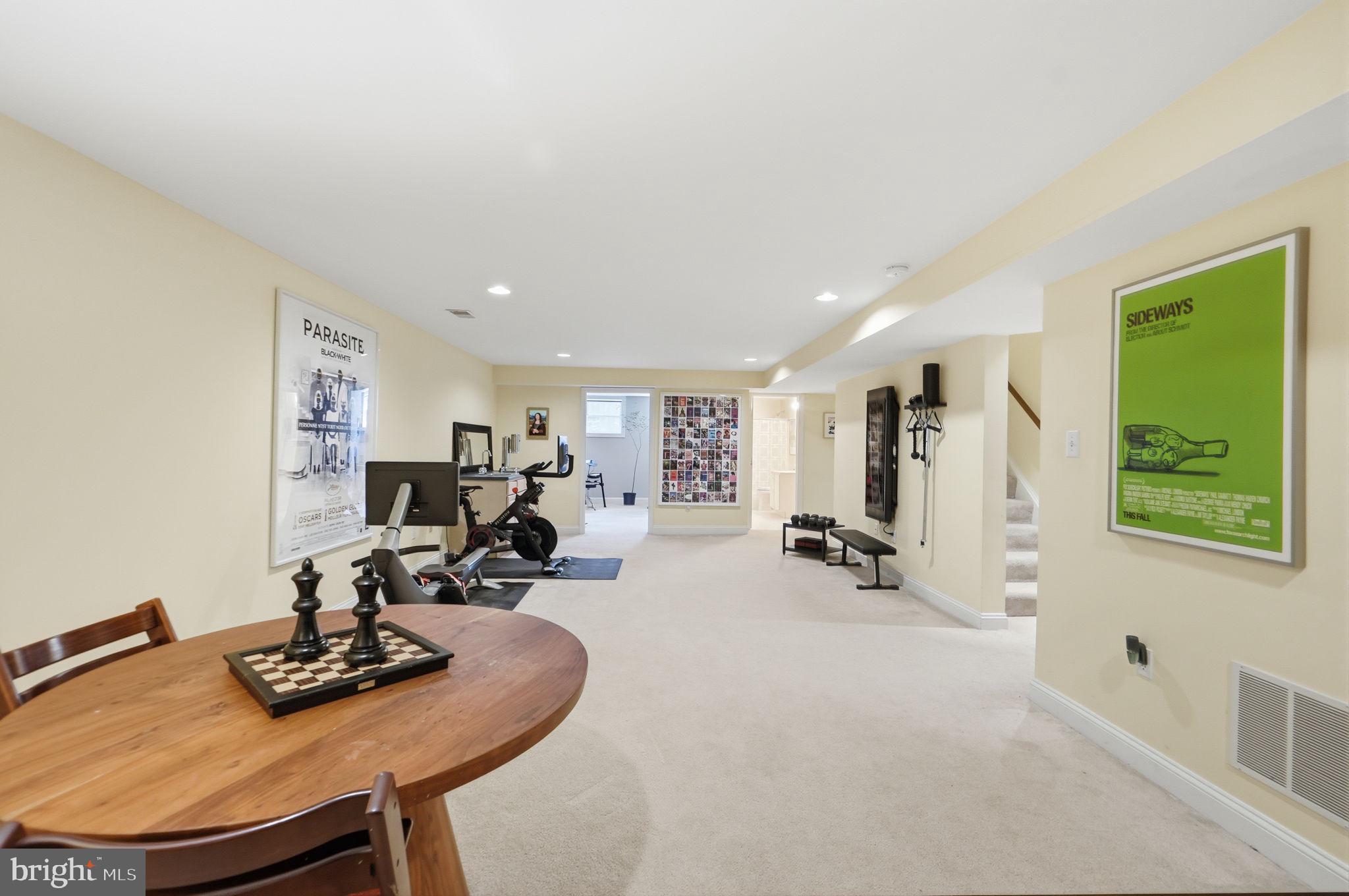 LORCOM GROVE - Residential