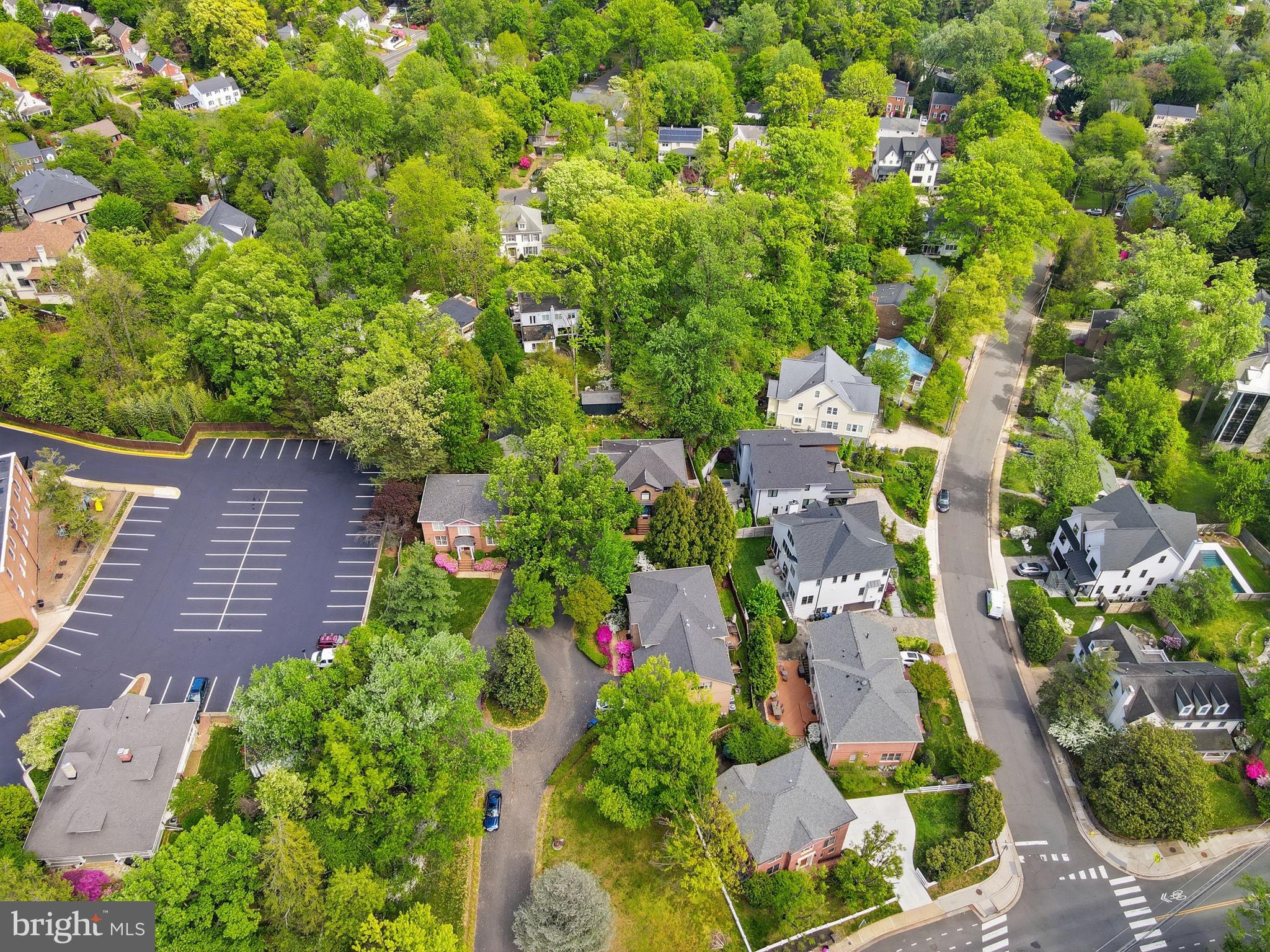 LORCOM GROVE - Residential
