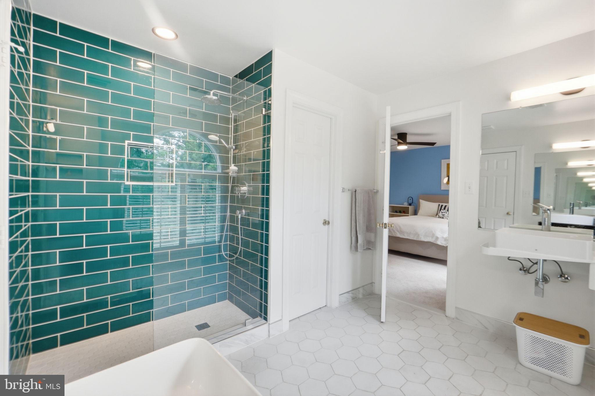 LORCOM GROVE - Residential