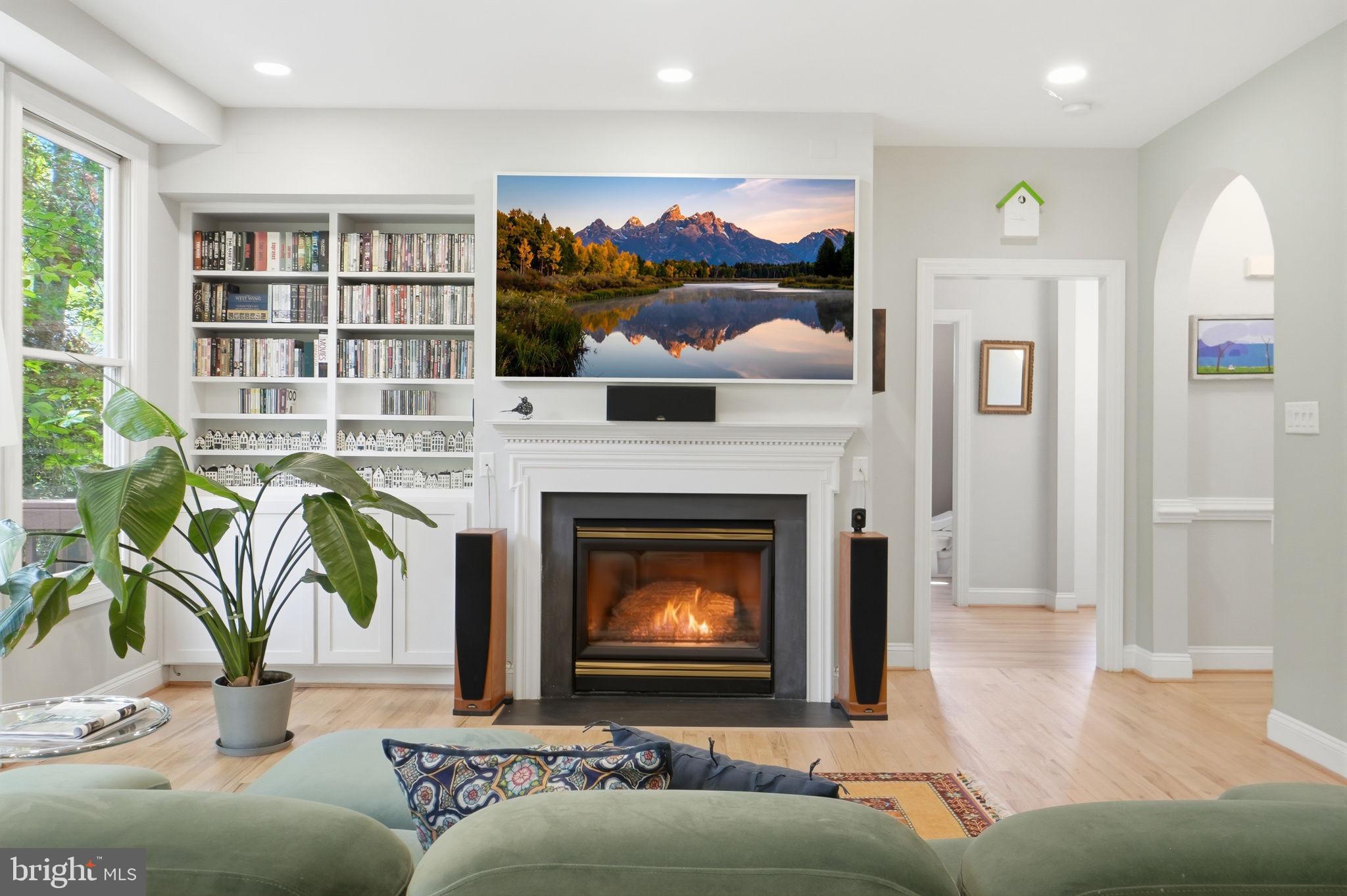 LORCOM GROVE - Residential