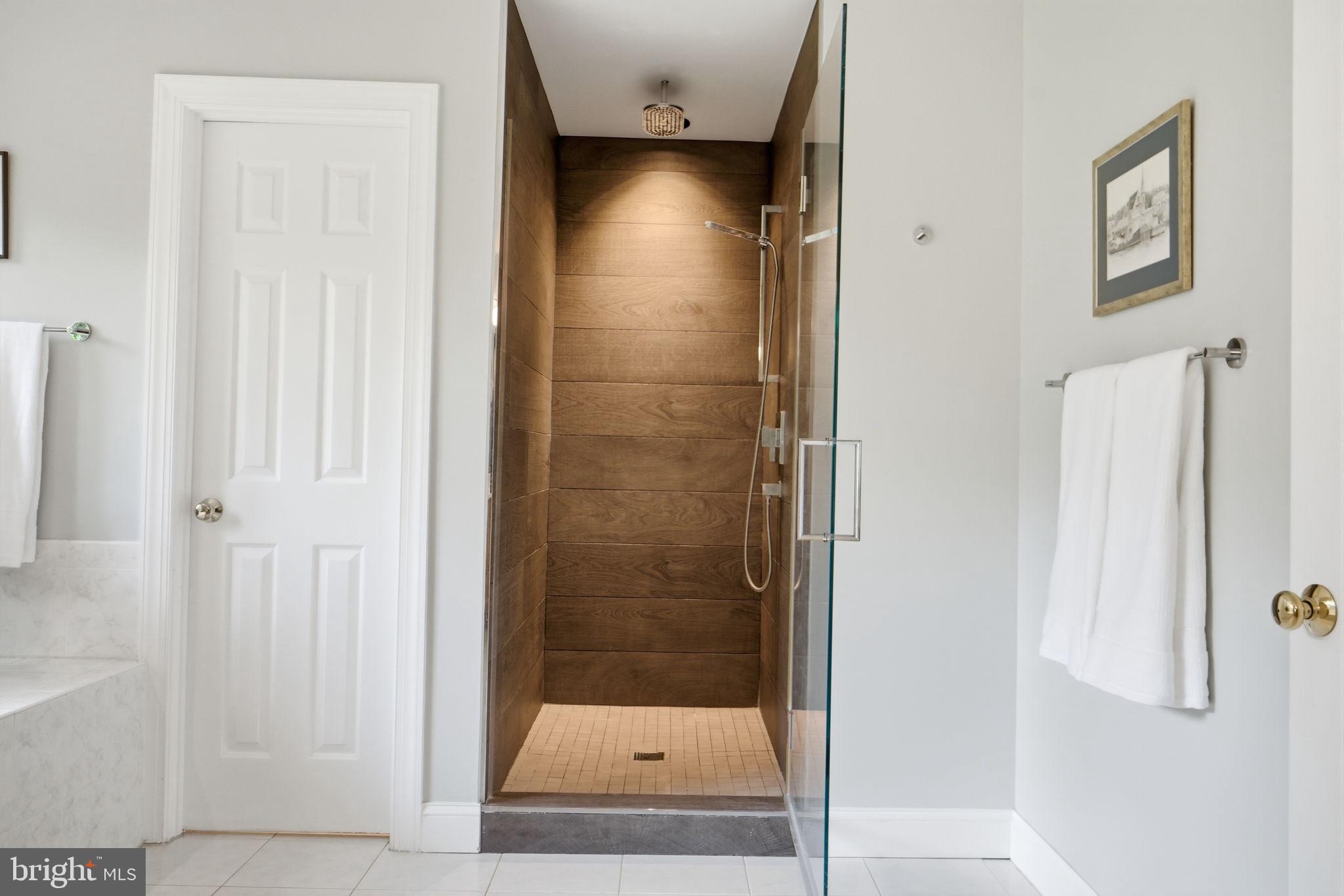 LORCOM GROVE - Residential