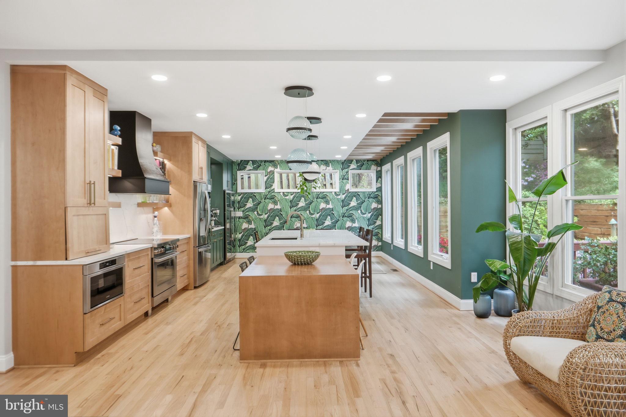 LORCOM GROVE - Residential